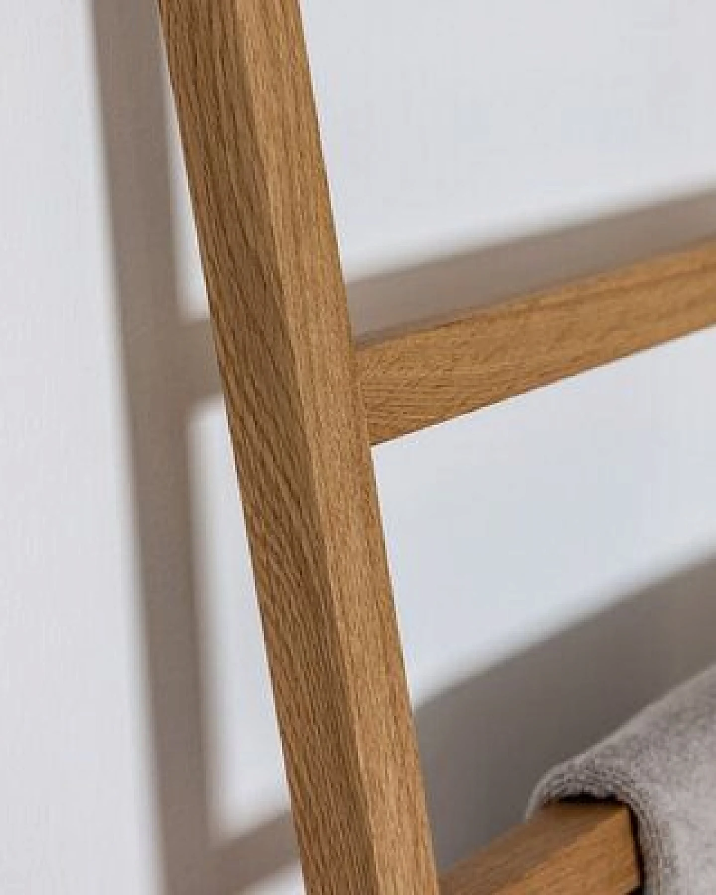 kleiderleiter_de Handtuchleiter, Handtuchhalter BIRK aus massiver Eiche – Ansicht 4