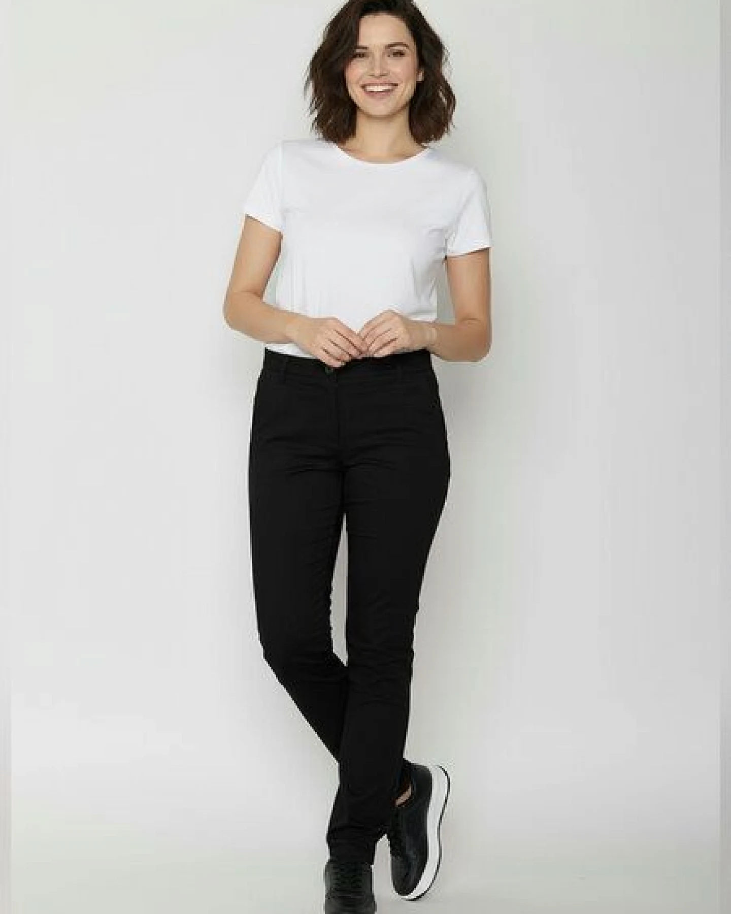 GREENBOMB Basic Splendid - Gemütliche Chino aus Bio-Baumwoll Mix / GOTS / Fair & Vegan – Ansicht 2