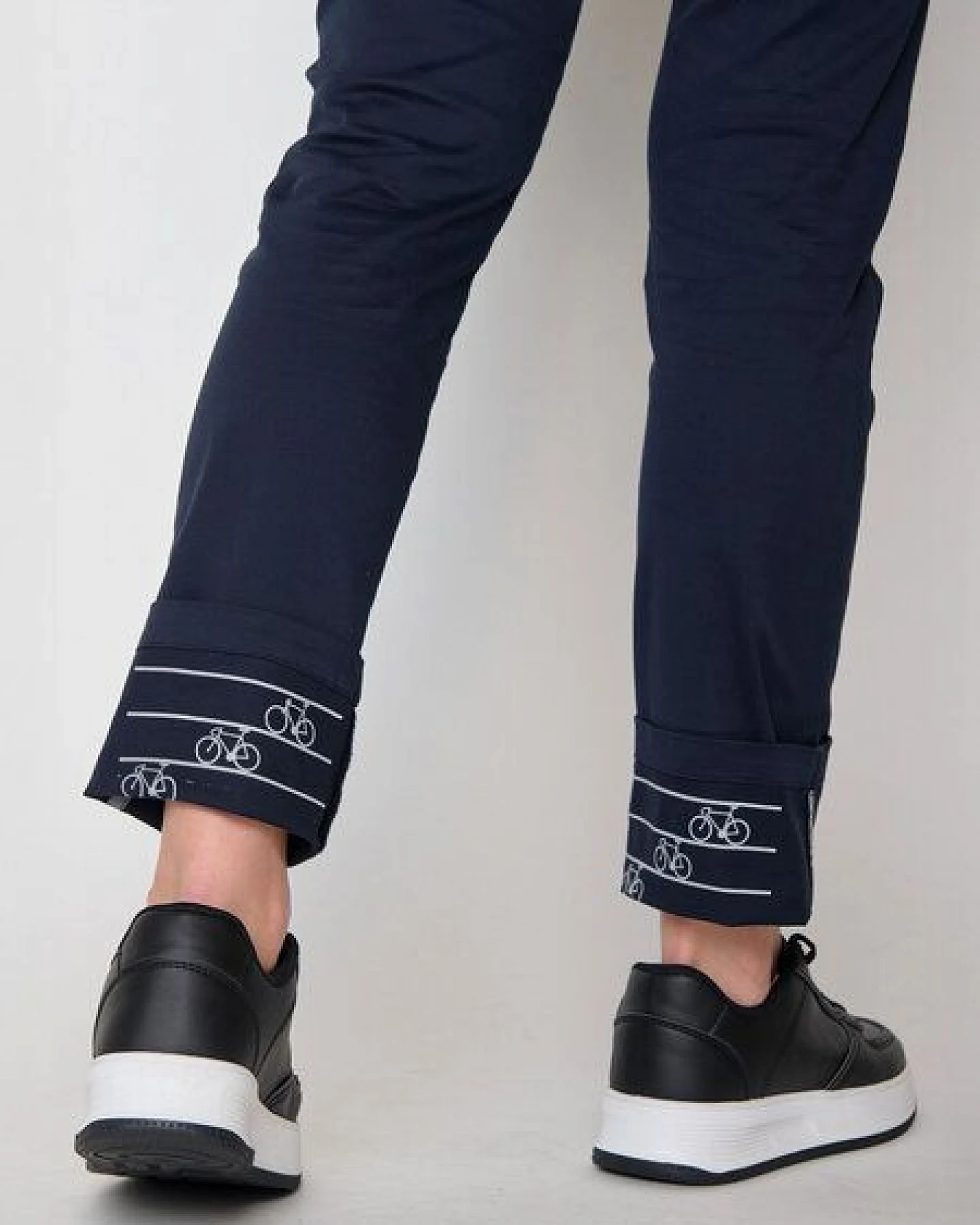 GREENBOMB Basic Splendid - Gemütliche Chino aus Bio-Baumwoll Mix / GOTS / Fair & Vegan – Ansicht 2