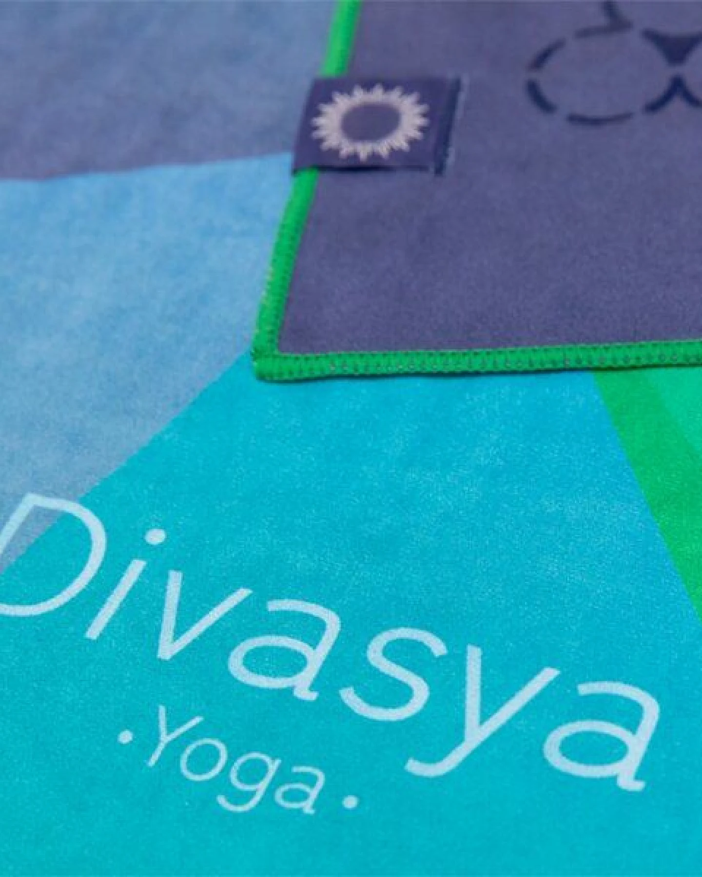Divasya Rutschfestes Yoga Handtuch im 2er-Set – Ansicht 2