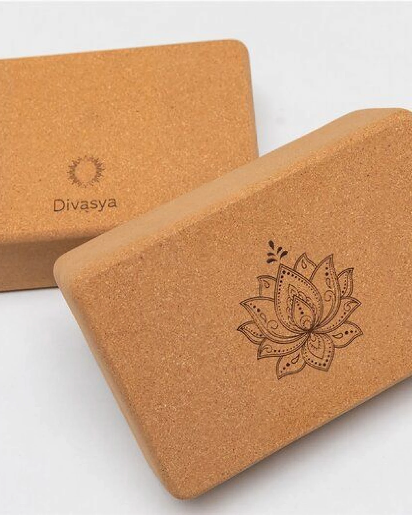 Divasya Yogablock "natural touch" aus Kork / mittlere Größe / abgerundete Ecken – Ansicht 3