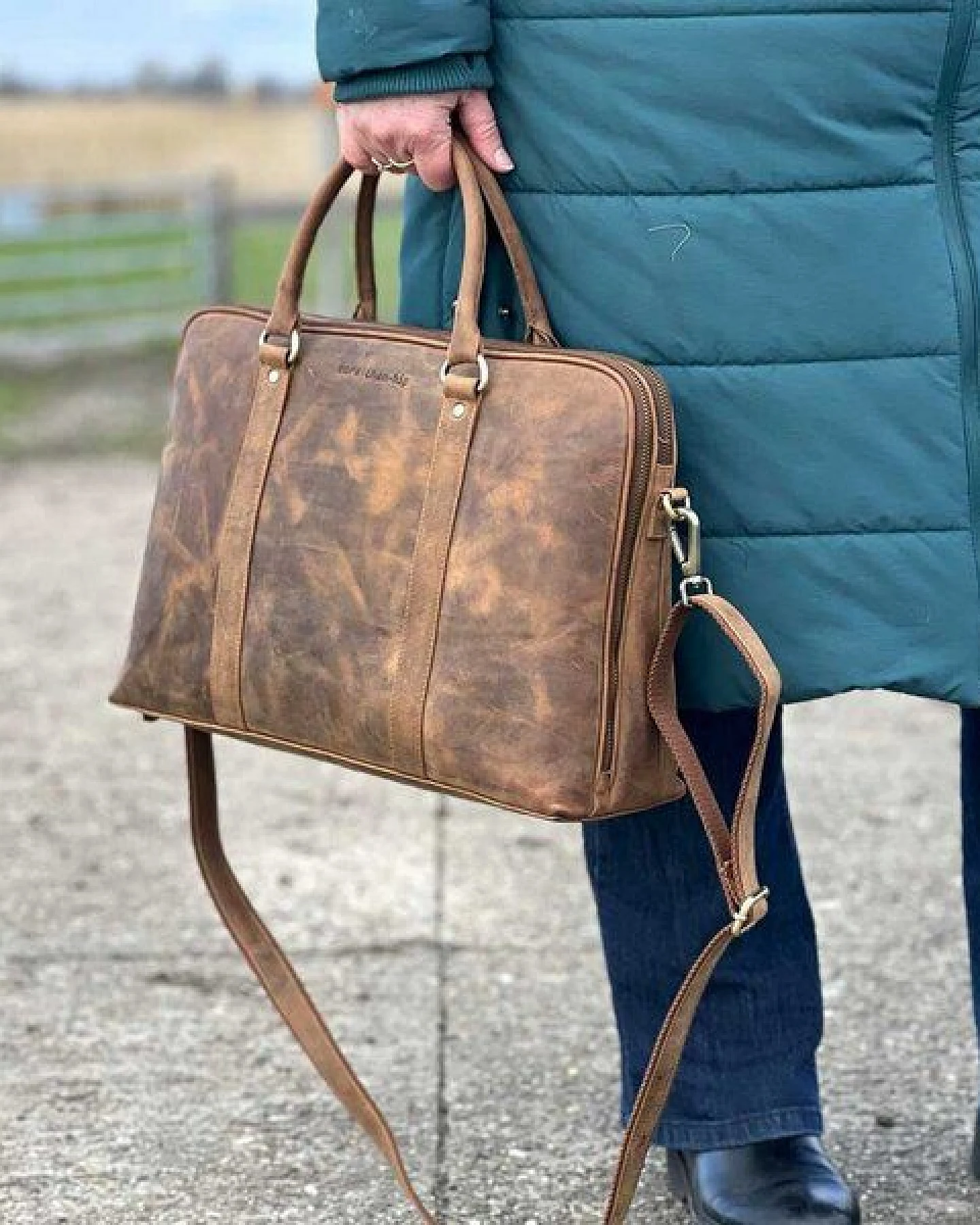 MoreThanHip Damen Laptoptasche 15,6" aus mattem Vintage-Öko-Leder - Hazel - braun oder schwarz – Ansicht 4