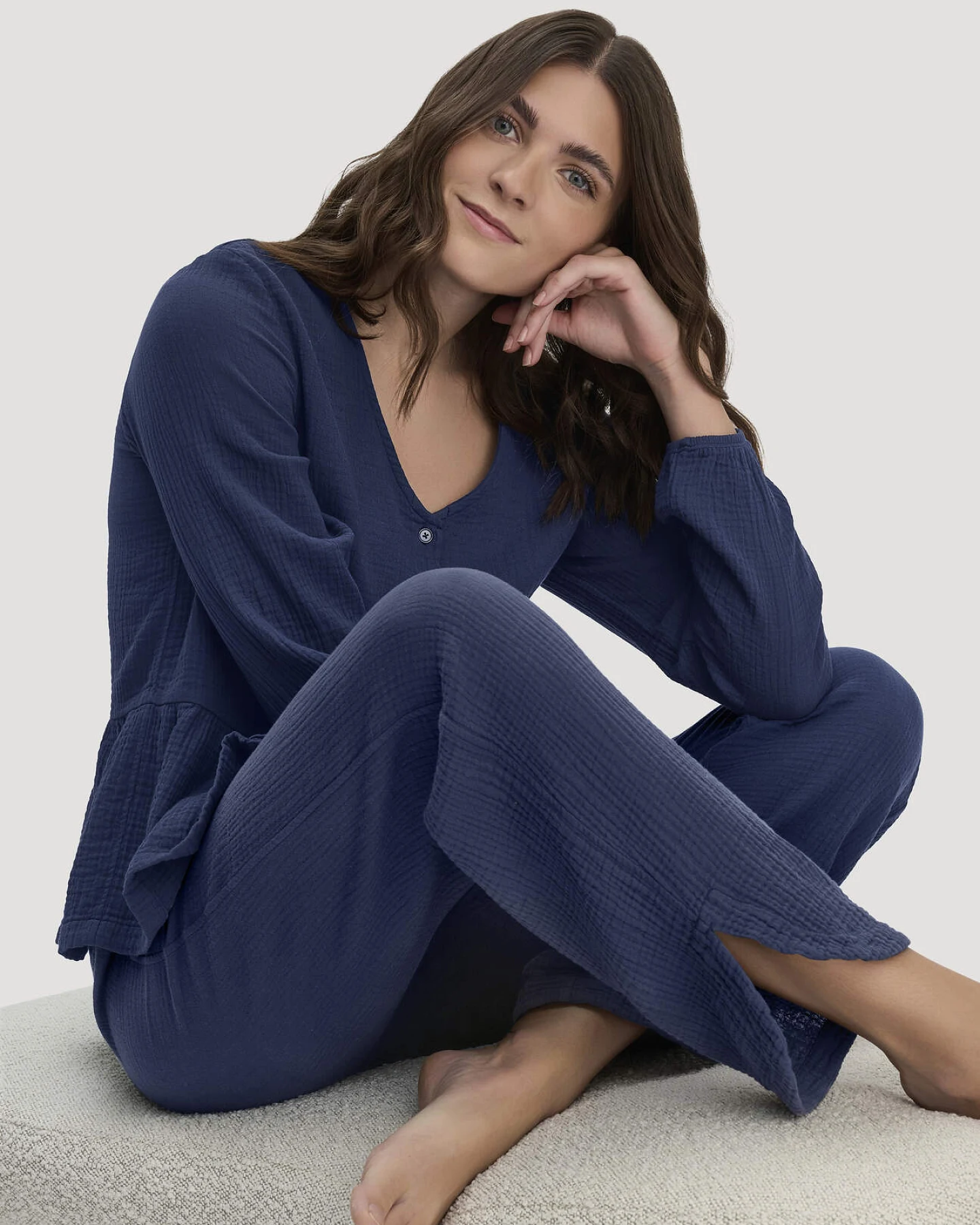 hessnatur Damen Musselin Schlafhose Regular PURE COMFORT aus Bio-Baumwolle - blau - Größe 40 – Ansicht 2