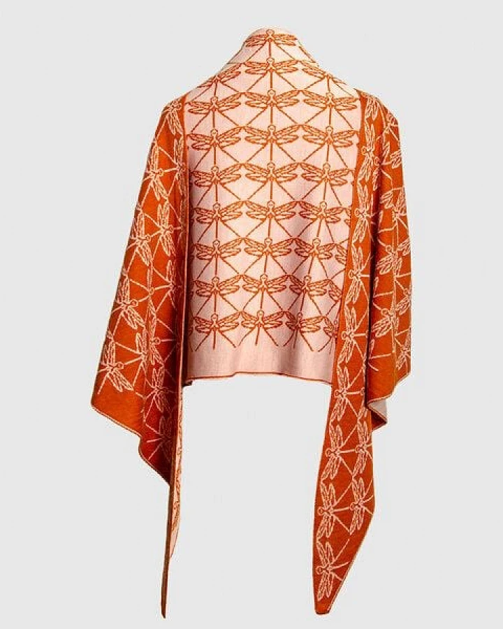 LANARTO slow fashion Schultertuch Libelle aus mulesingfreier Merinowolle made in germany