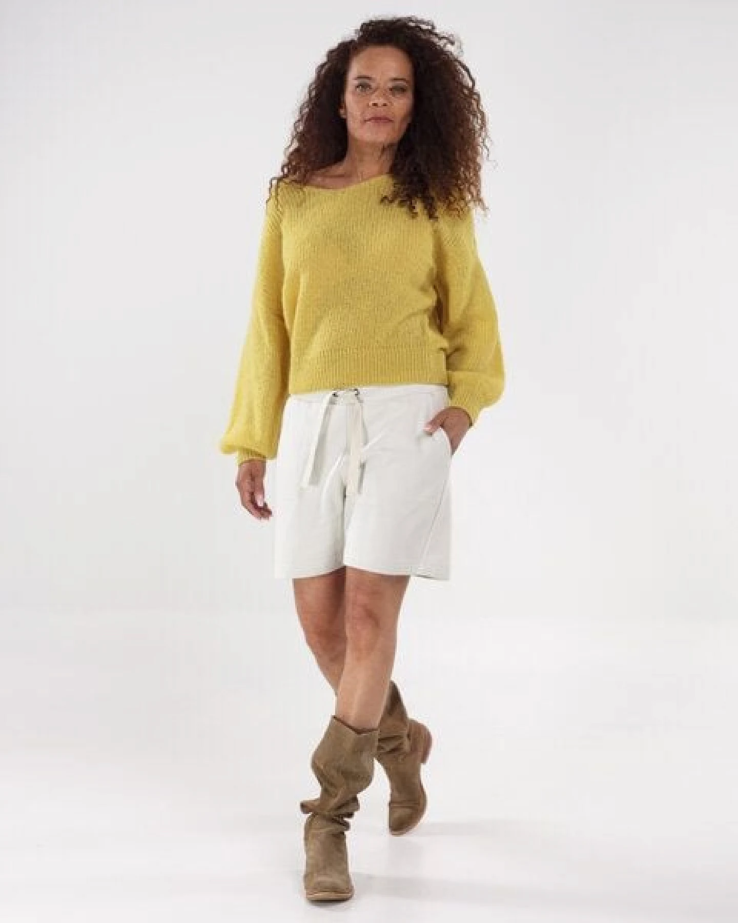 Alma & Lovis Leichter Pullover im Loose-Fit aus zartem Alpakastrick – Ansicht 4