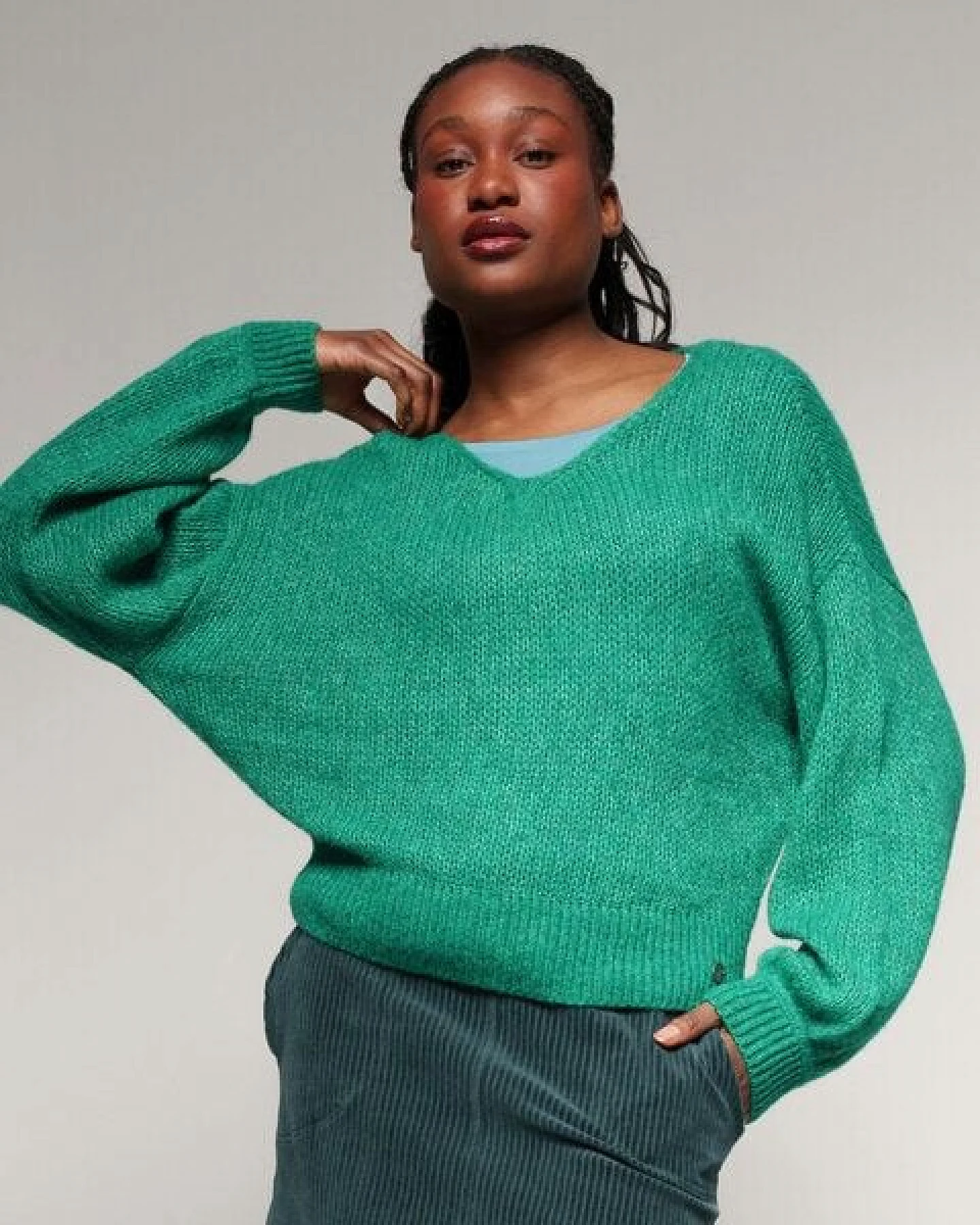 Alma & Lovis Leichter Pullover im Loose-Fit aus zartem Alpakastrick – Ansicht 4