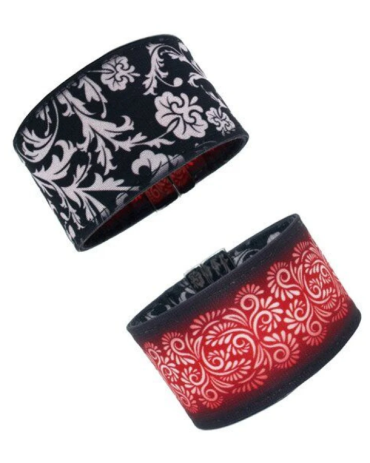 Ornament (rot) / Blumen (schwarz)