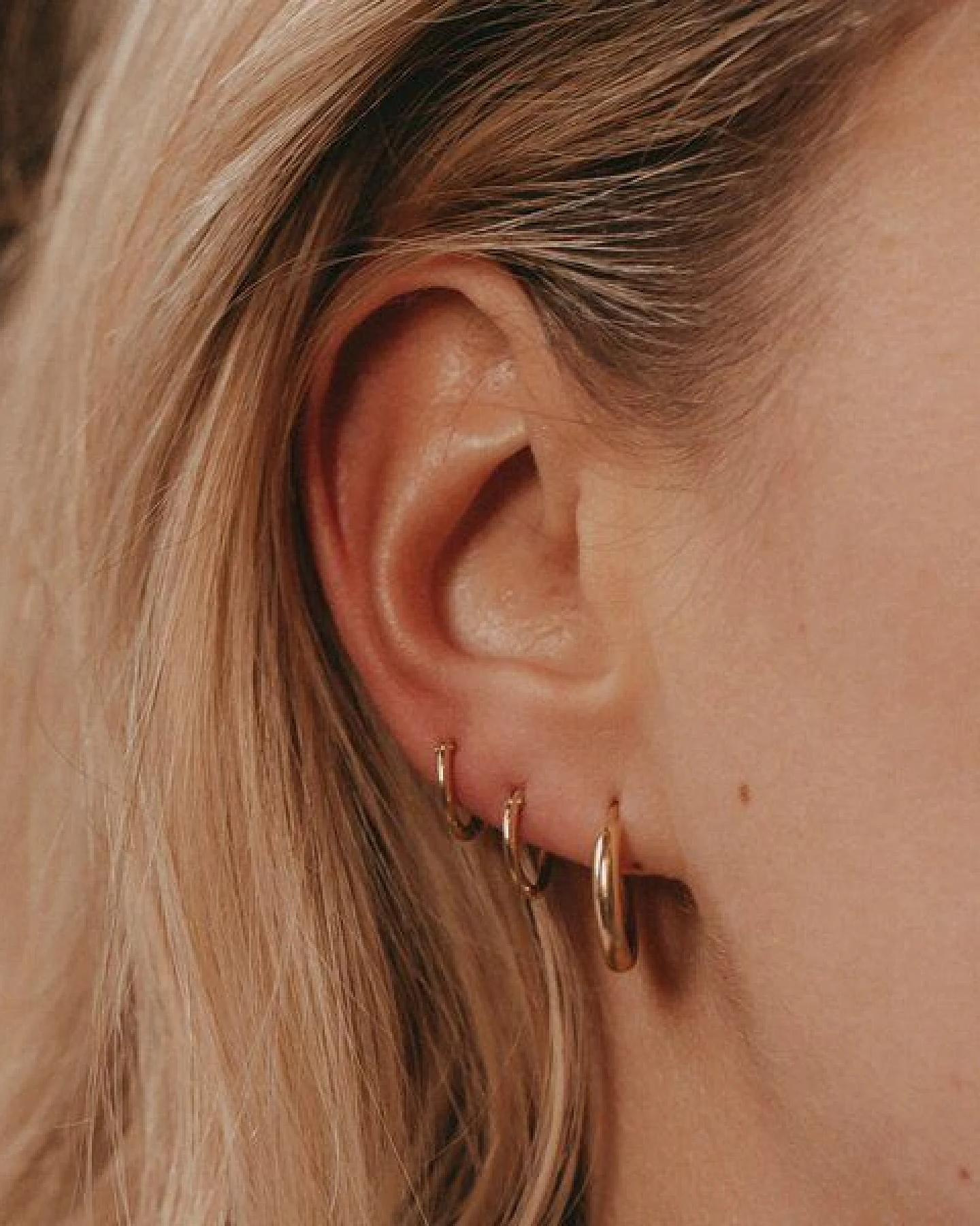 MOANINA Ohrringe Hoops Isabella - 925 Silber/18k Gold Vermeil – Ansicht 3