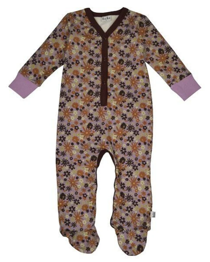 Strampler mit Fuß und Blumendruck von baba Kidswear