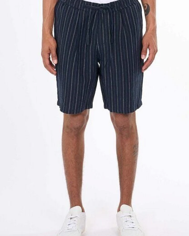 KnowledgeCotton Apparel Loose Striped Shorts aus Bio-Leinen