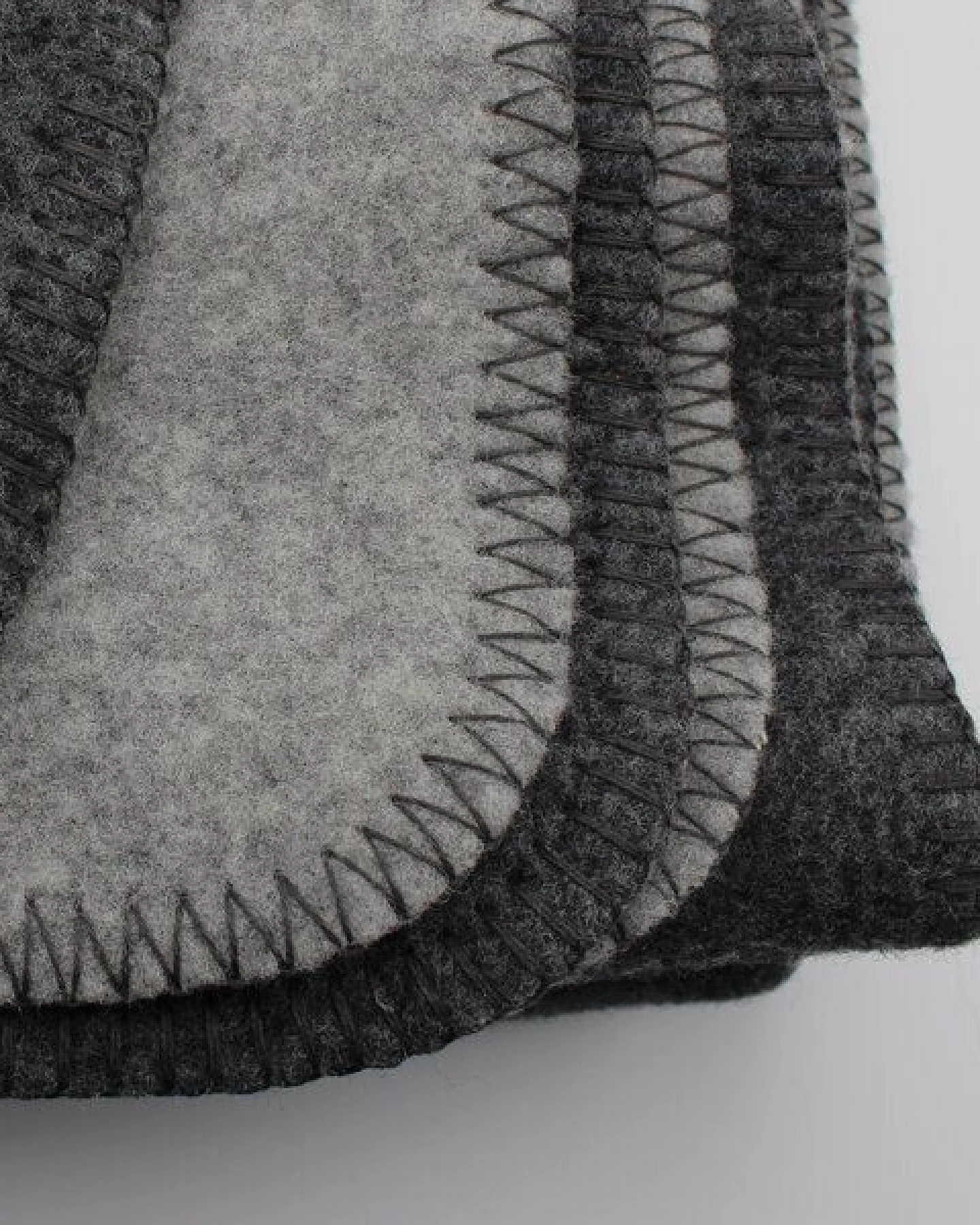 Kaipara - Merino Sportswear Die Heimische – Merino-Decke 150 cm x 220 cm (1650 g) – Ansicht 2