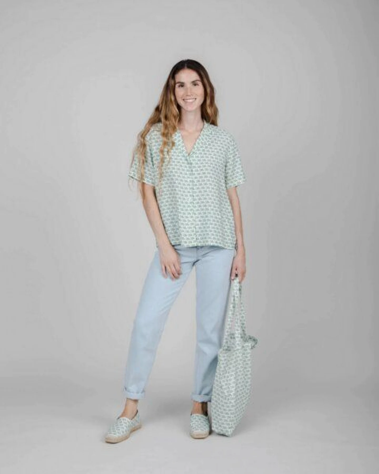 Brava Fabrics Guapa Aloha Bluse White – Ansicht 2