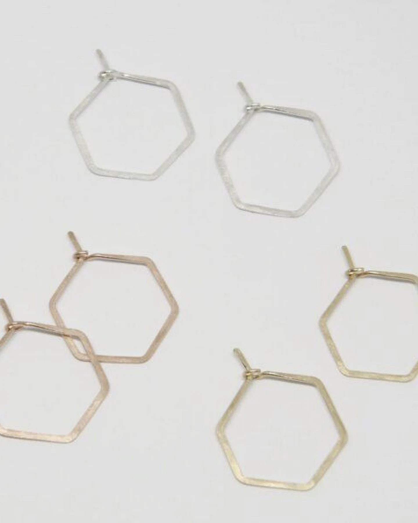BELLYBIRD Jewellery CREOLEN - Hexagon, gehämmert, S/M/L – Ansicht 4
