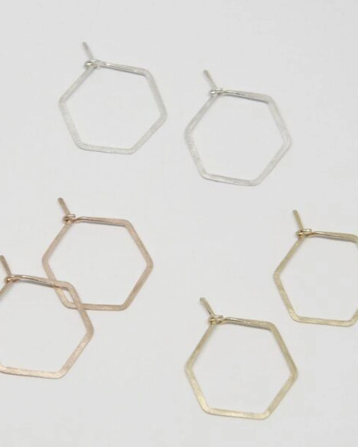 BELLYBIRD Jewellery CREOLEN - Hexagon, gehämmert, S/M/L – Ansicht 4