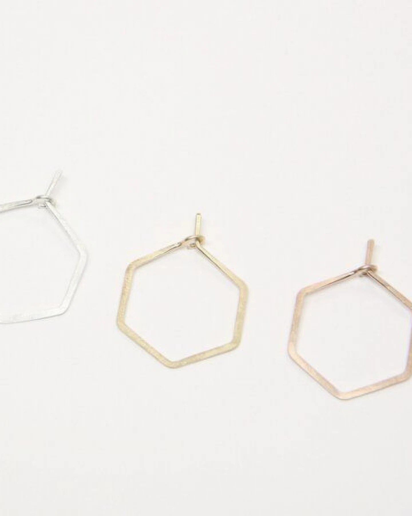 BELLYBIRD Jewellery CREOLEN - Hexagon, gehämmert, S/M/L – Ansicht 4