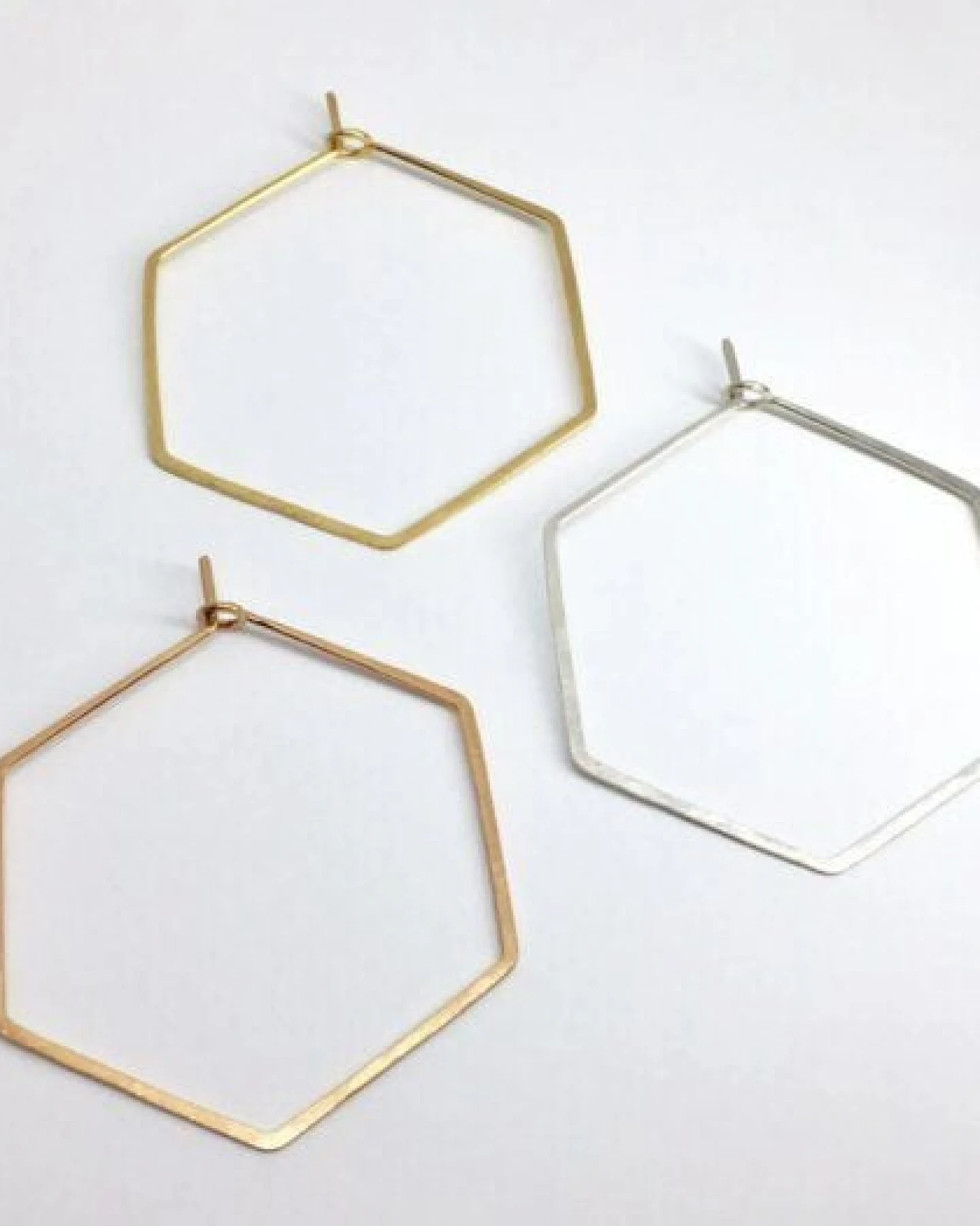 BELLYBIRD Jewellery CREOLEN - Hexagon, gehämmert, S/M/L – Ansicht 3
