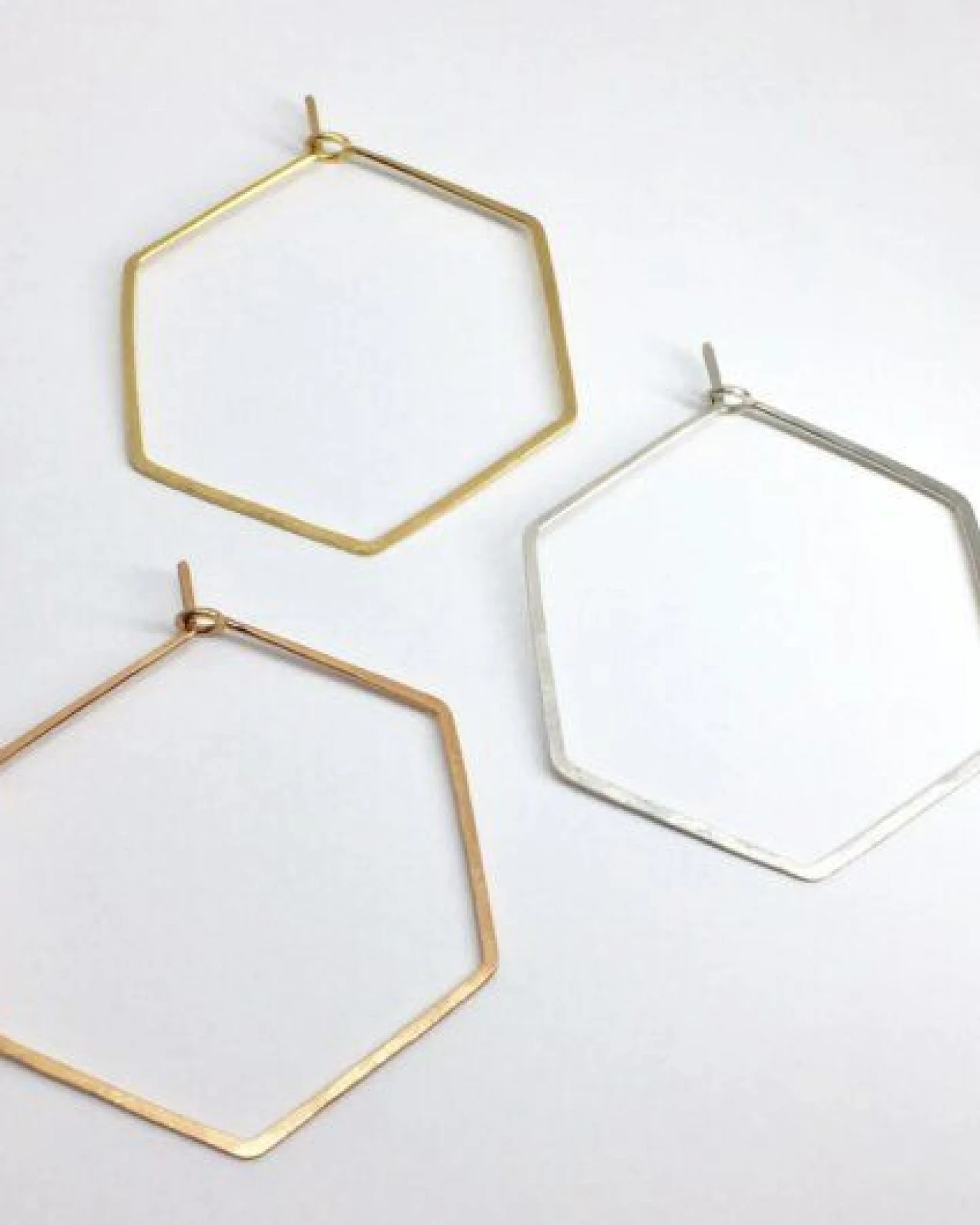BELLYBIRD Jewellery CREOLEN - Hexagon, gehämmert, S/M/L – Ansicht 2