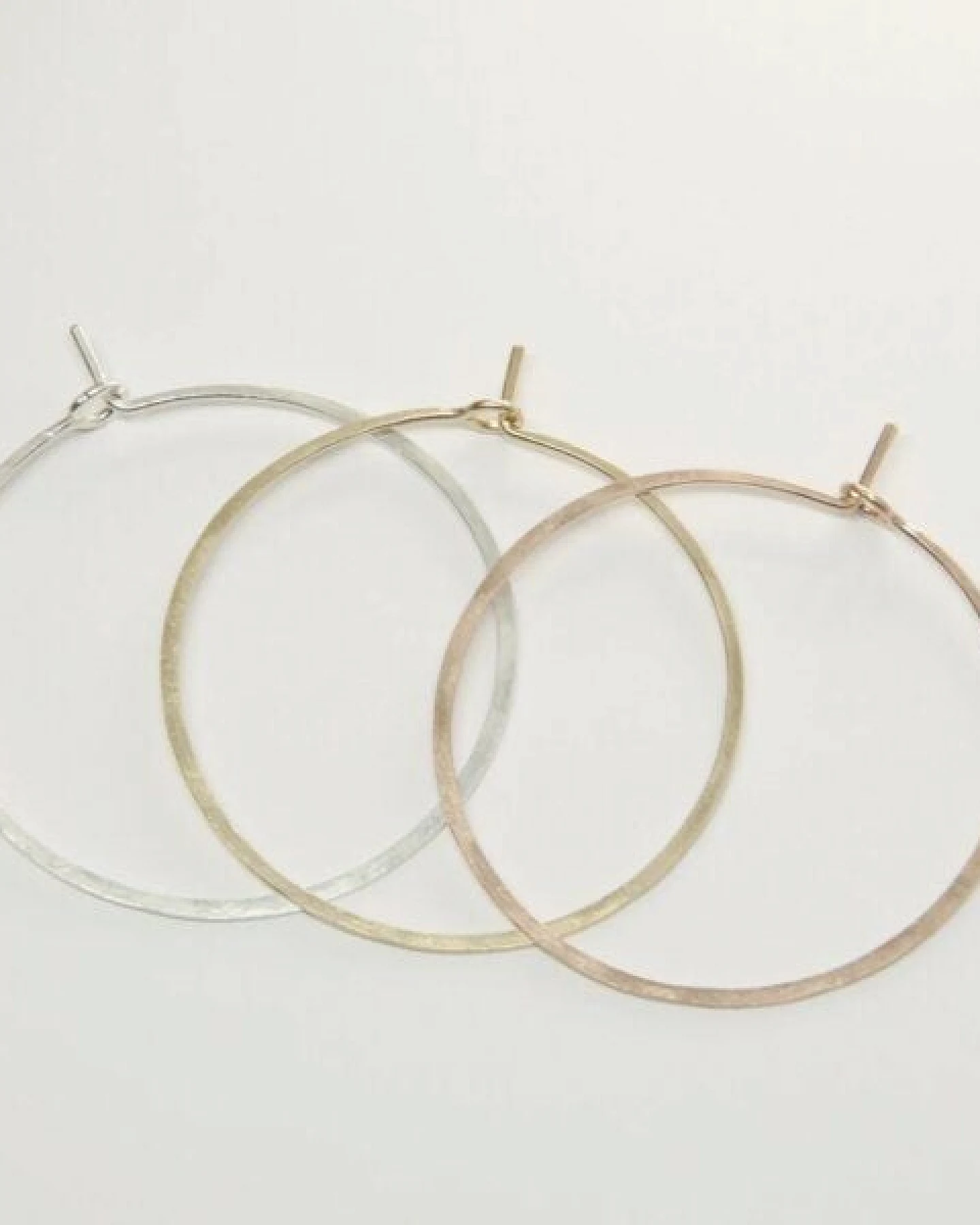 BELLYBIRD Jewellery CREOLEN - Kreis, gehämmert, S/M/L – Ansicht 3