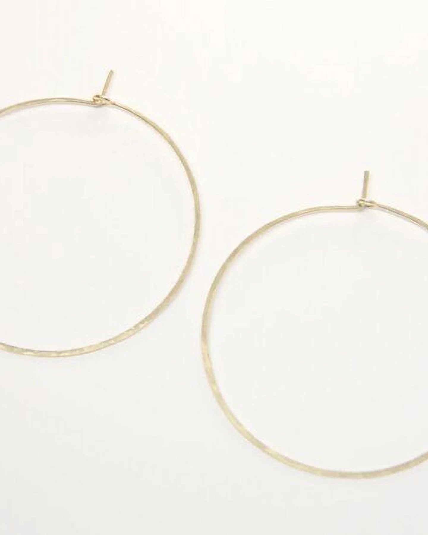 BELLYBIRD Jewellery CREOLEN - Kreis, gehämmert, S/M/L – Ansicht 2