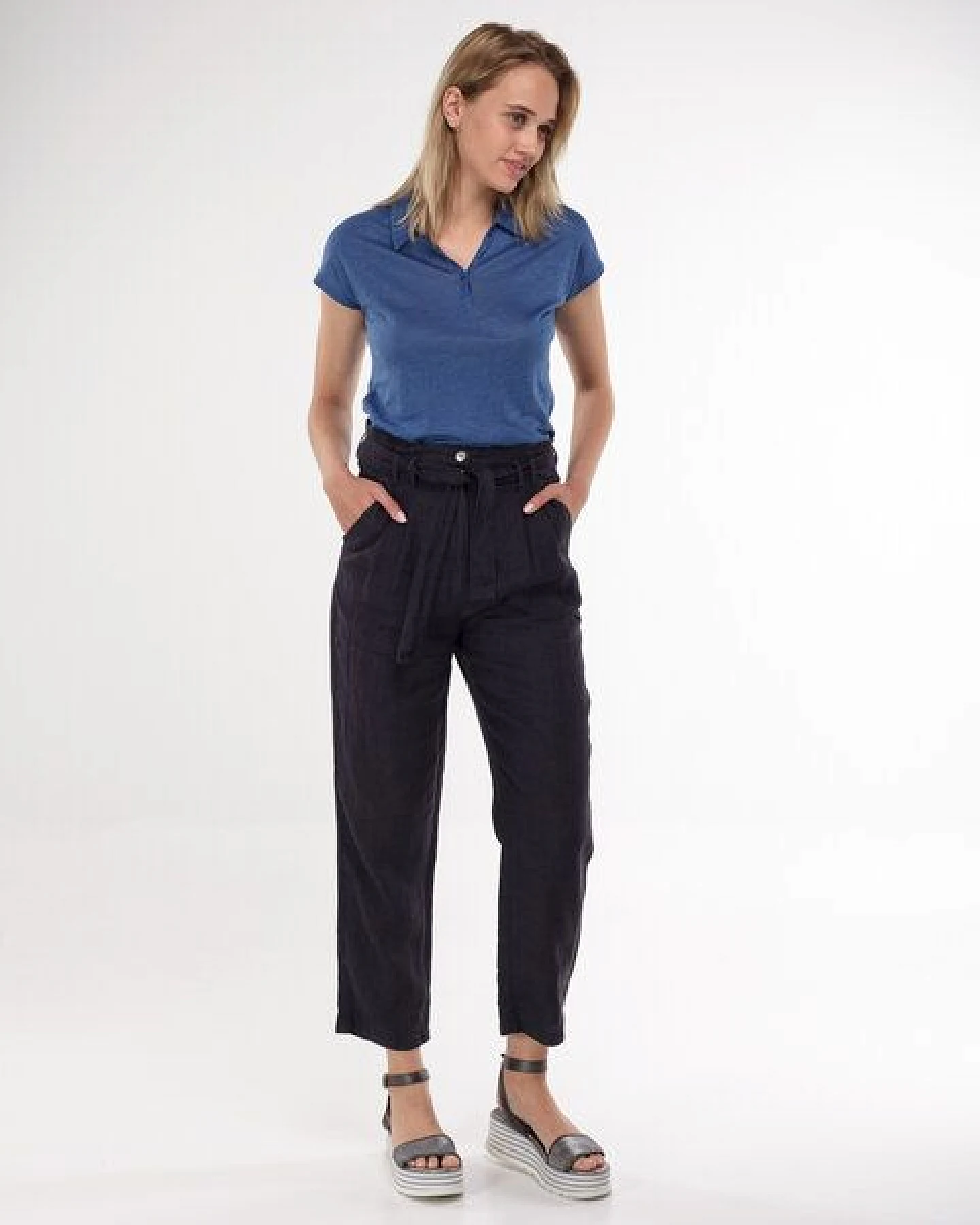 Alma & Lovis Sommerliche Hose mit Bindegürtel aus reinem Leinen – Ansicht 4