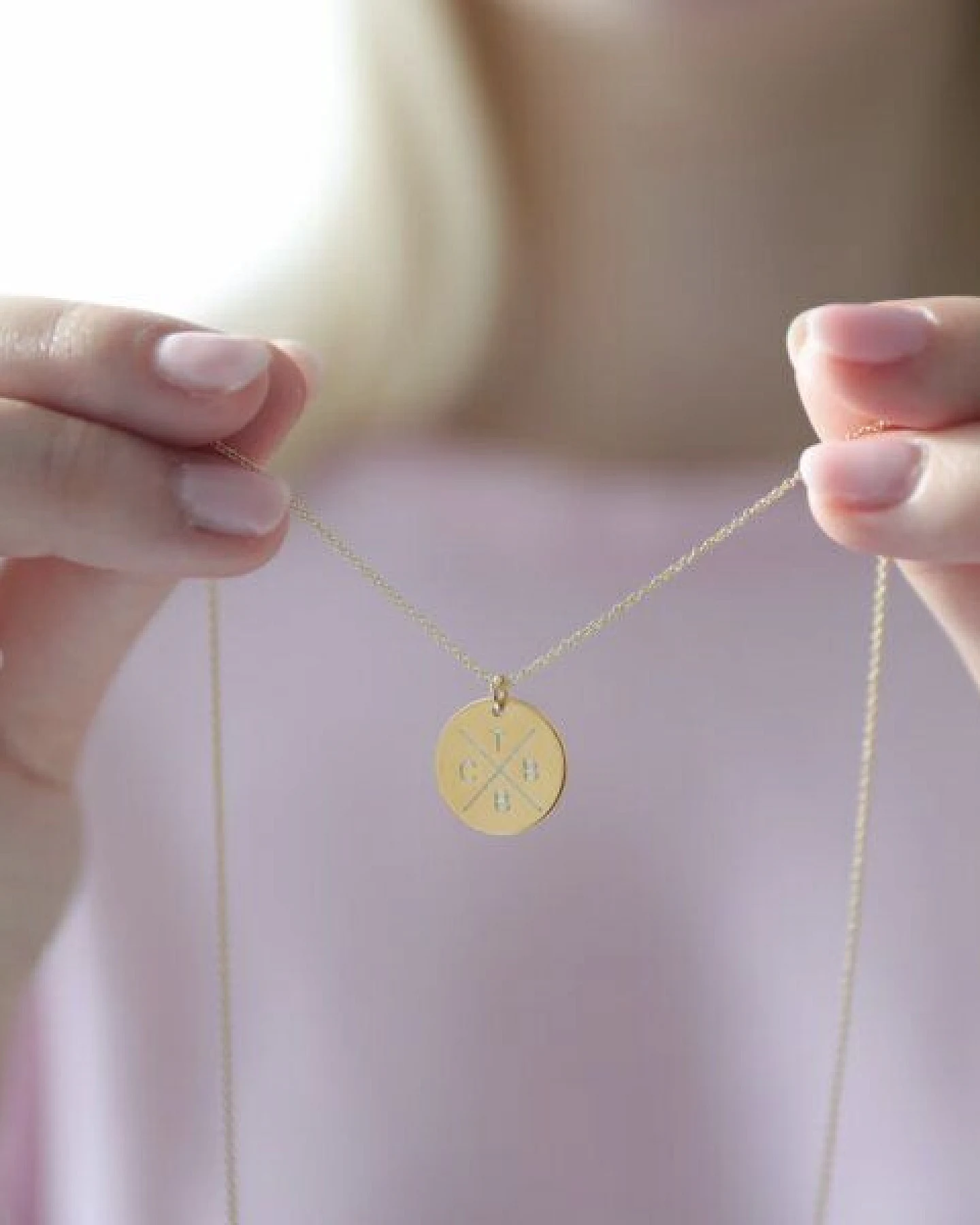 BELLYBIRD Jewellery Personalisierte Gravurkette - Familienkette, 15,5 mm/ Silber/ Silber vergoldet – Ansicht 3