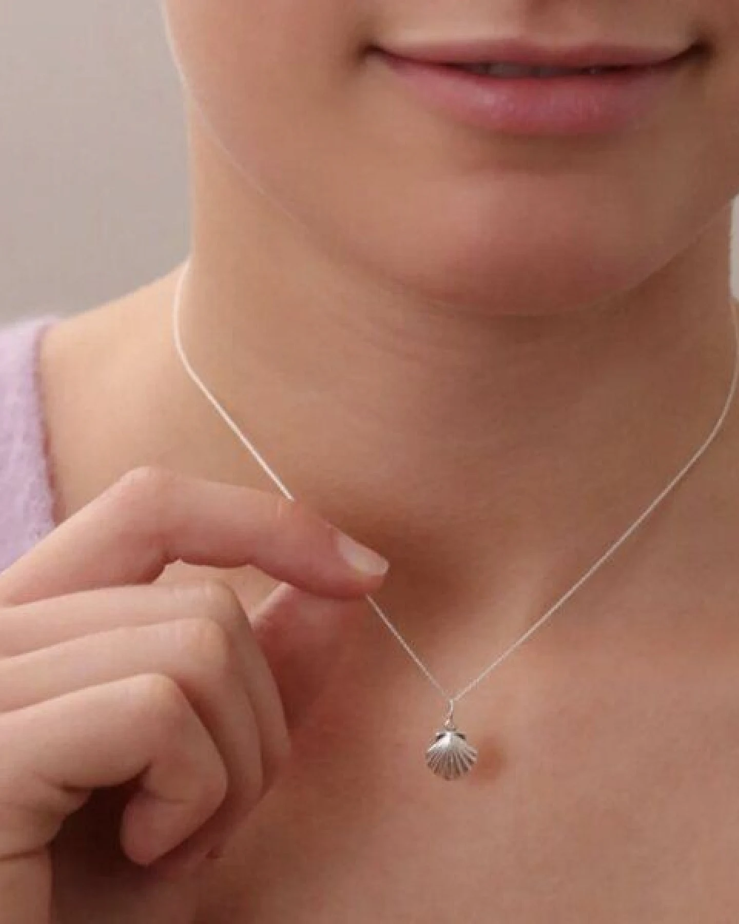BELLYBIRD Jewellery Kinderkette - kleine Muschel, Anhänger/ Silber/ Silber vergoldet – Ansicht 3