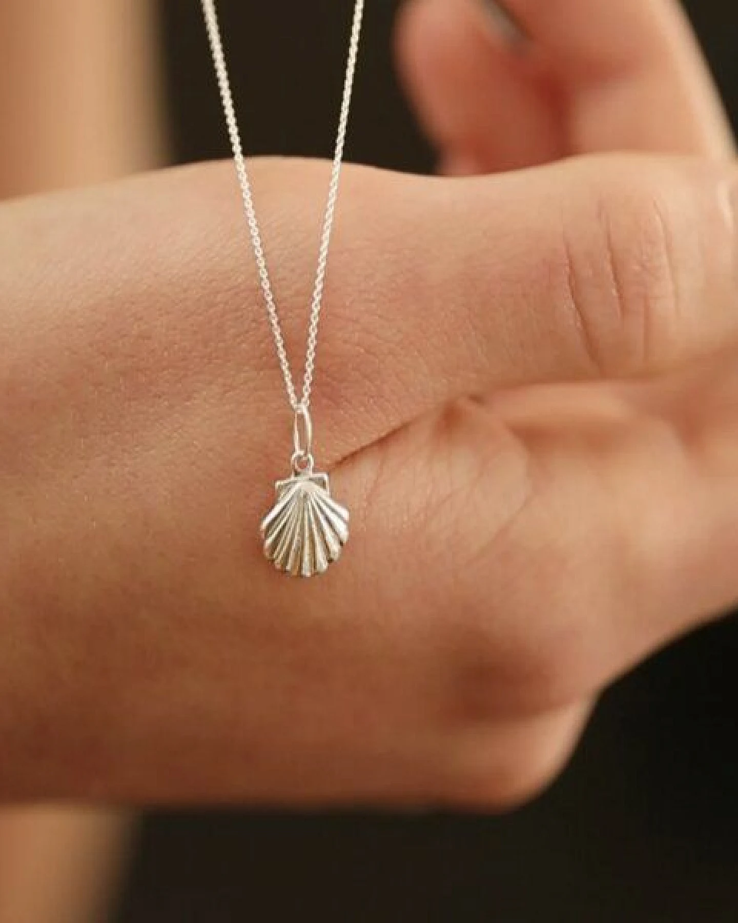 BELLYBIRD Jewellery Kinderkette - kleine Muschel, Anhänger/ Silber/ Silber vergoldet – Ansicht 4