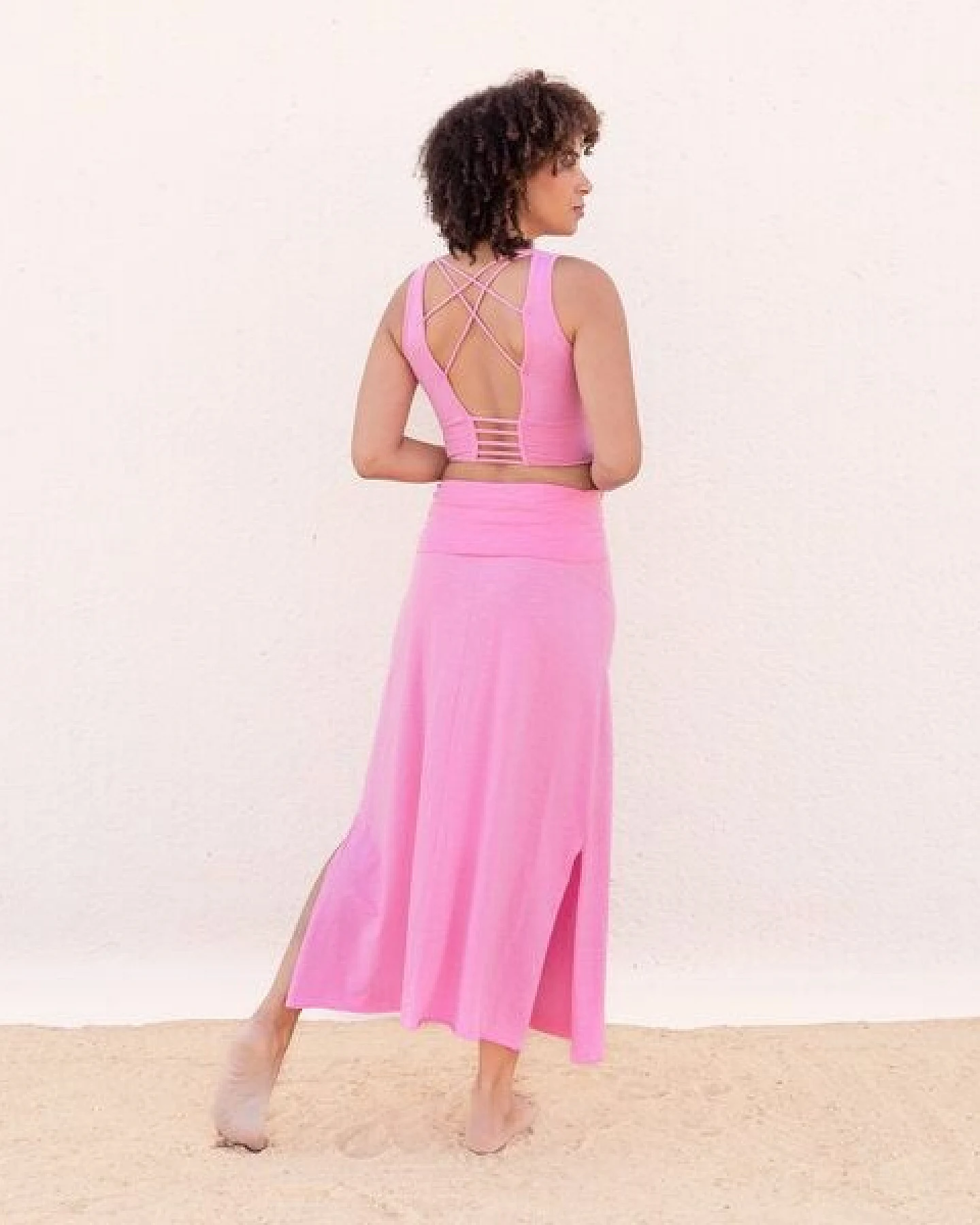 Jaya KURZES TOP SURYA - Bra/Croptop aus elastischer Biobaumwolle, Tankttop Stil vorne mit breiteren Trägern & raffiniertem Rücken – Ansicht 4
