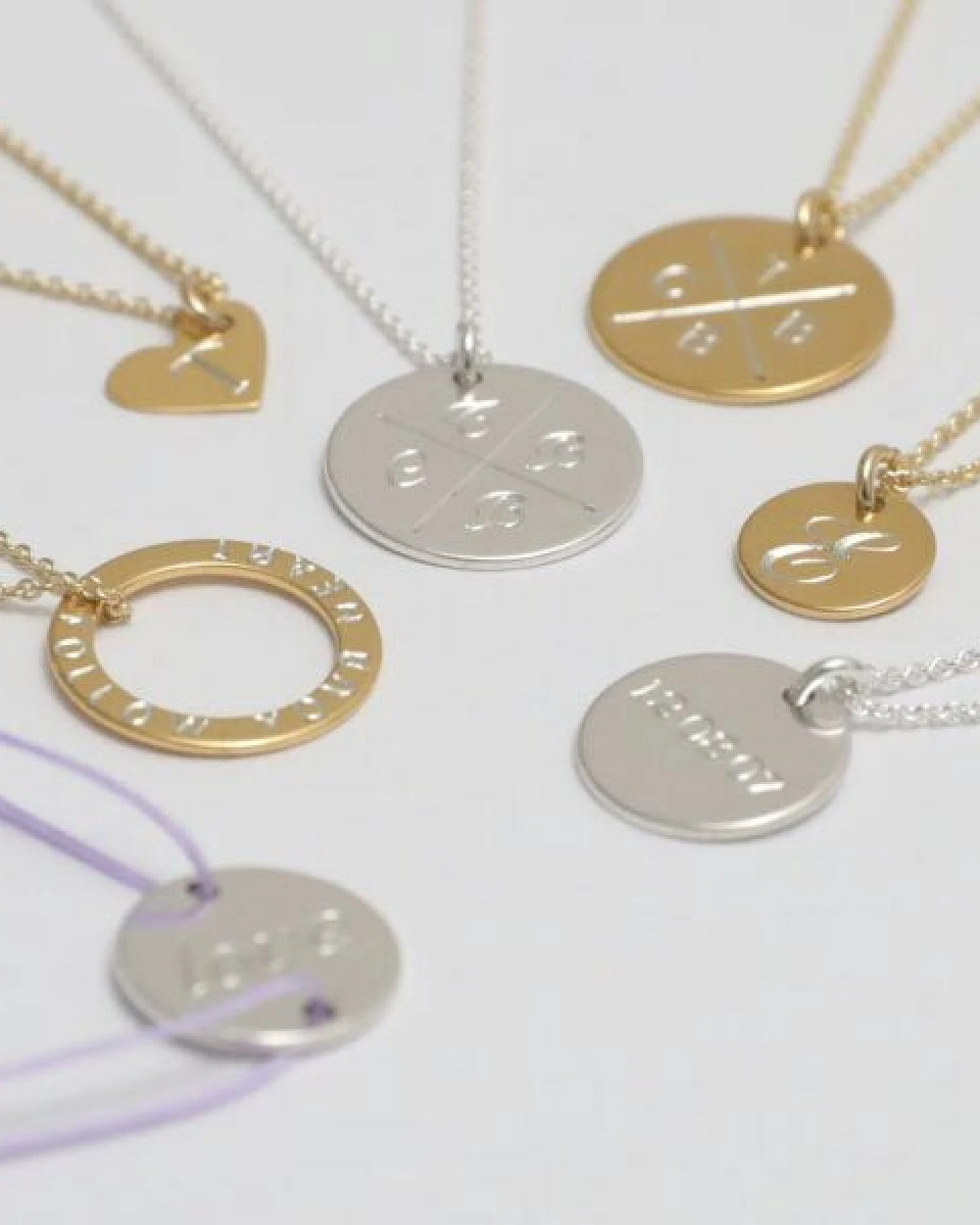 BELLYBIRD Jewellery Personalisierte Gravurkette - kleines Herz, 10 mm/ Silber/ Silber vergoldet – Ansicht 4