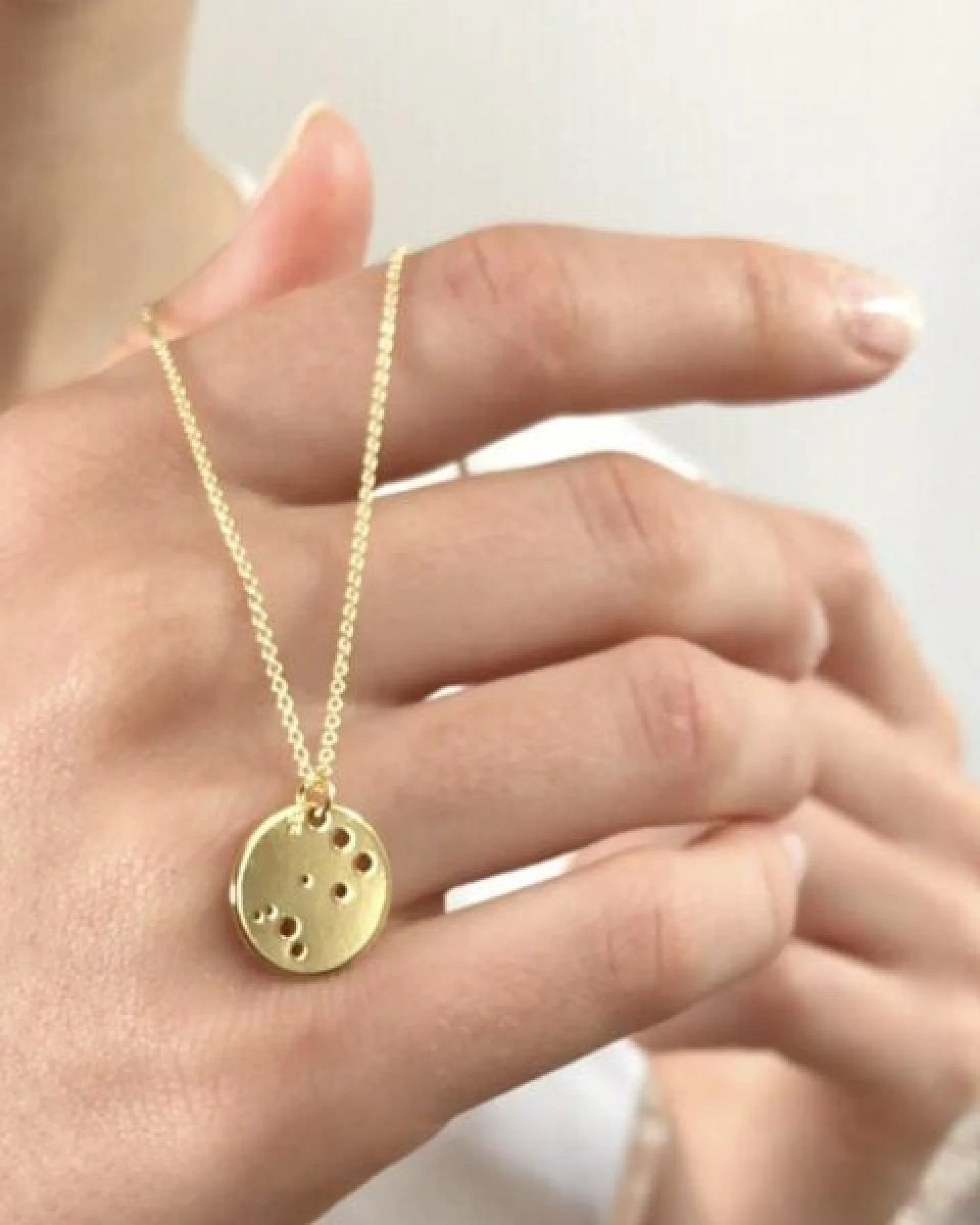BELLYBIRD Jewellery Sternzeichen Kette, Anhänger 14mm, Silber/ Silber vergoldet – Ansicht 2