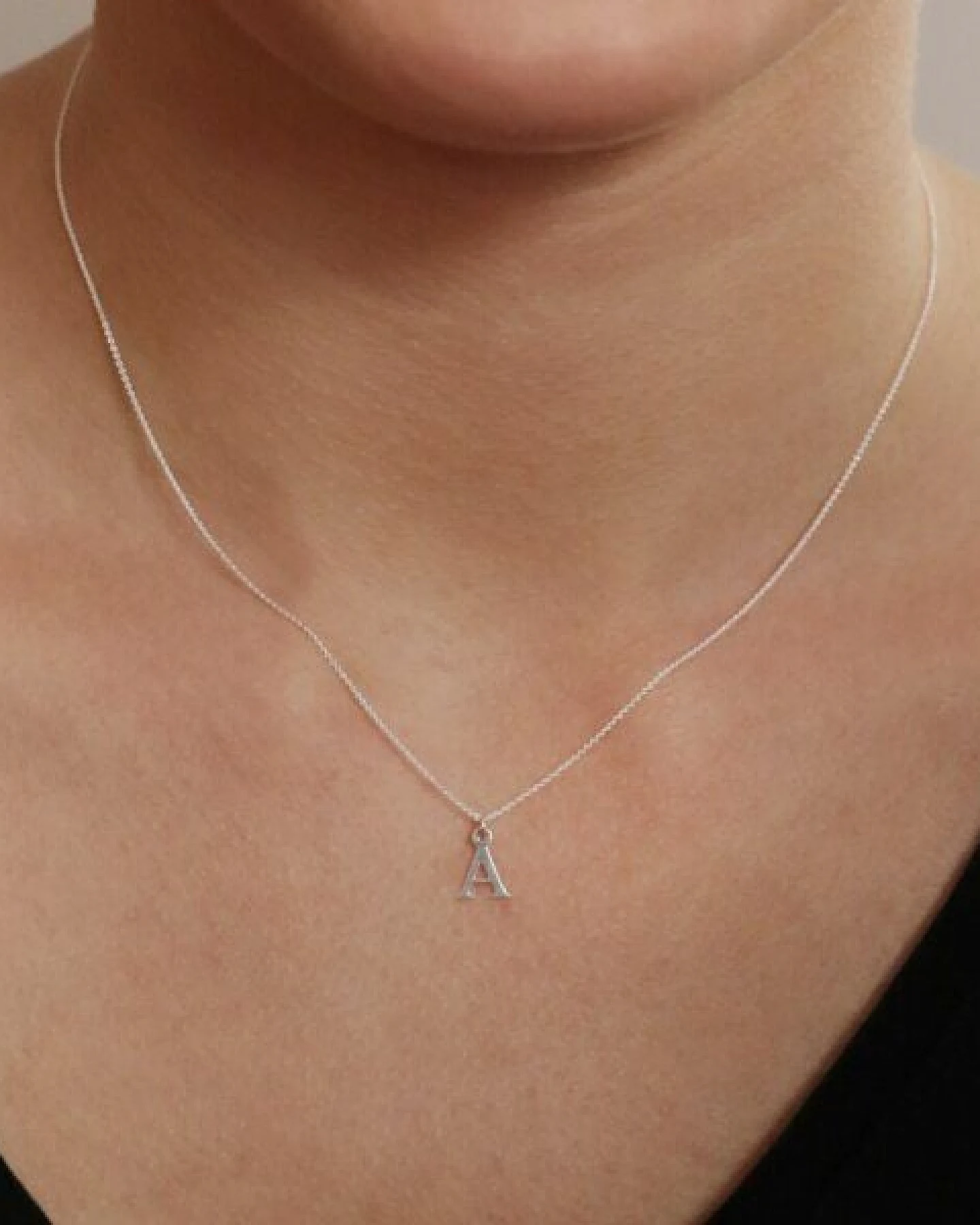 BELLYBIRD Jewellery Halskette - kleiner Buchstabe, Kinder/ Erwachsene, aus Silber/ Silber vergoldet – Ansicht 4