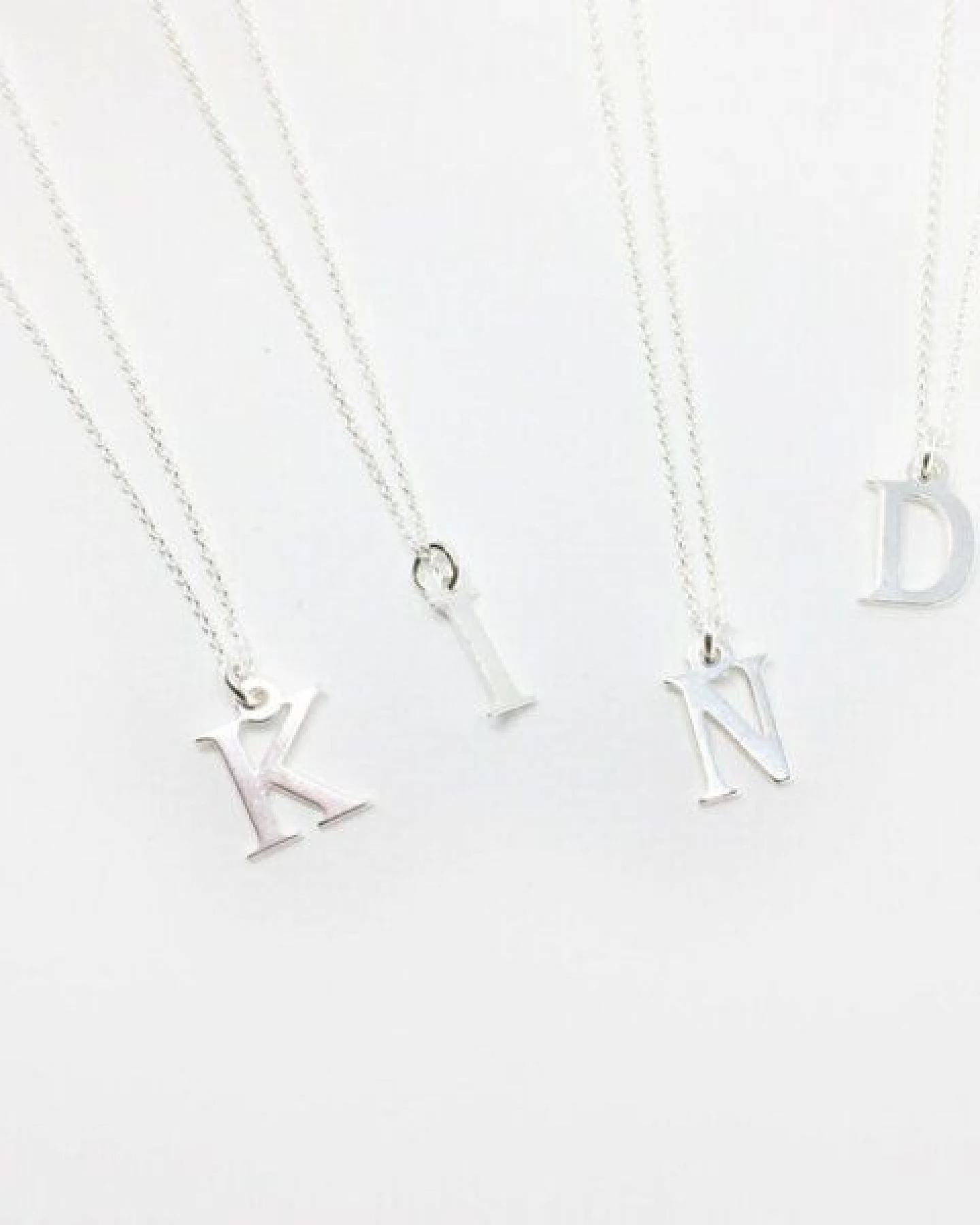 BELLYBIRD Jewellery Halskette - kleiner Buchstabe, Anhänger/ Silber/ Silber vergoldet – Ansicht 4