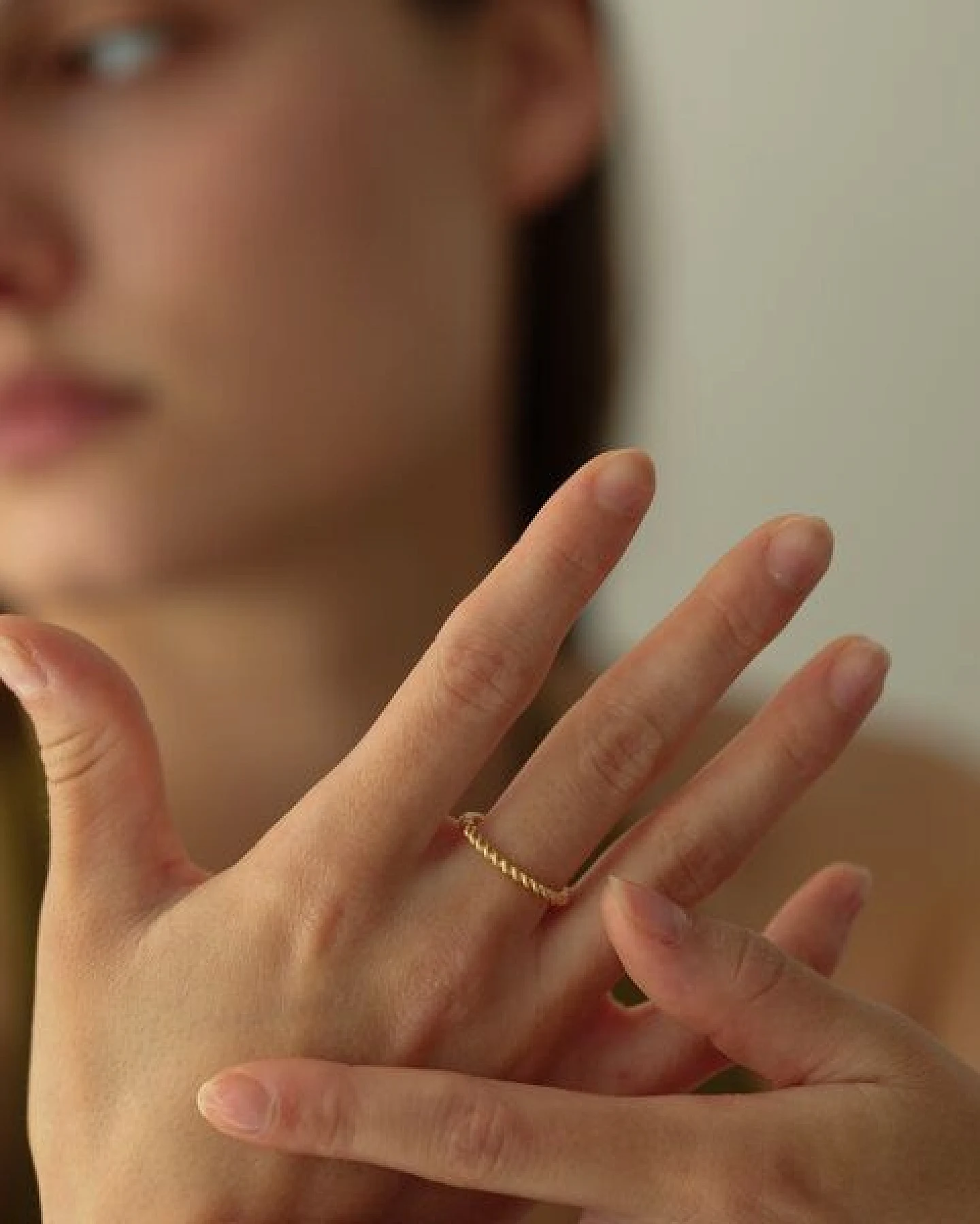 BELLYBIRD Jewellery Ring - SPIRALRING, gedrehter Silberring/ vergoldet – Ansicht 2