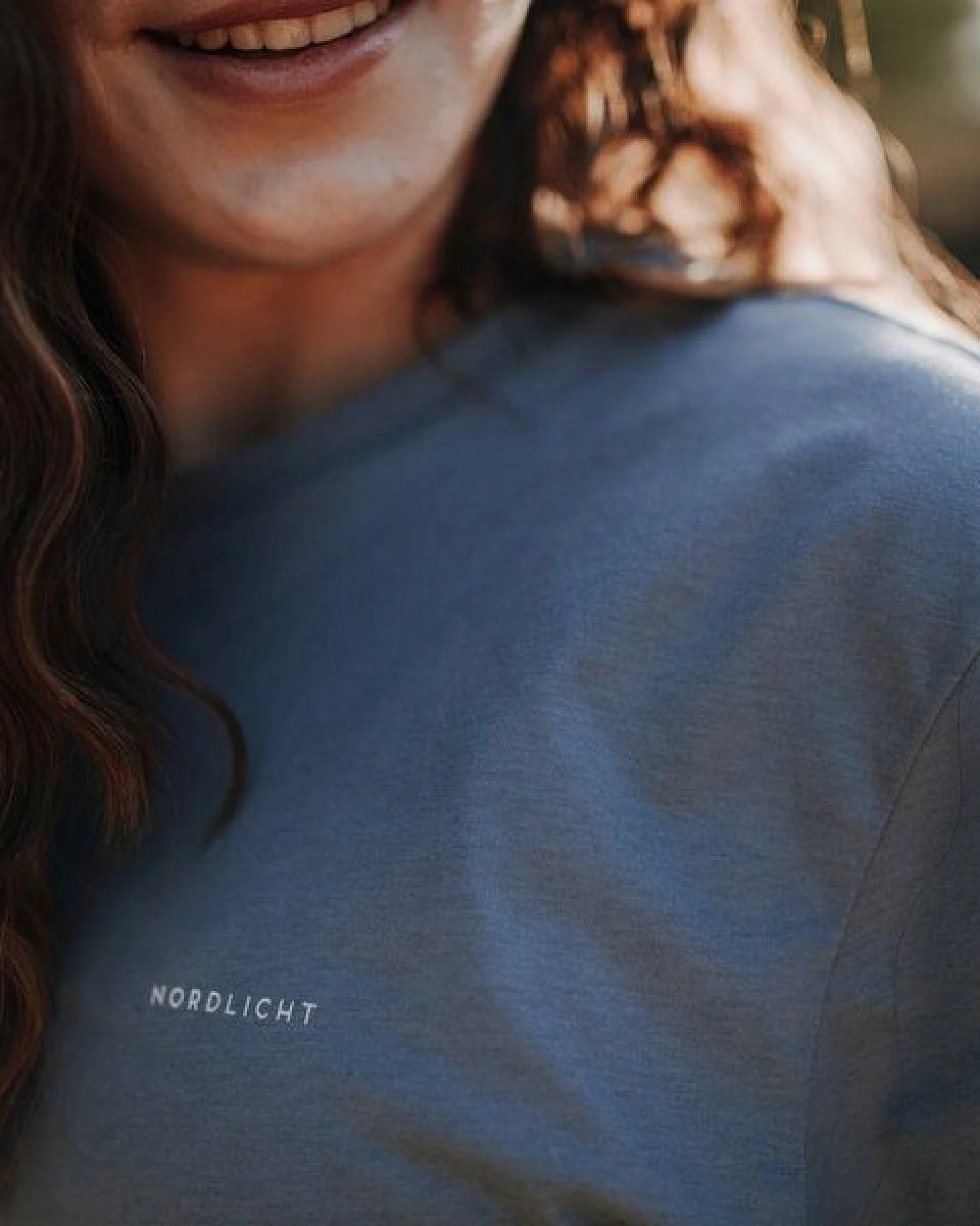 NORDLICHT Statement T-Shirt Talvi Ozeanblau aus 100% Bio-Baumwolle – Ansicht 3