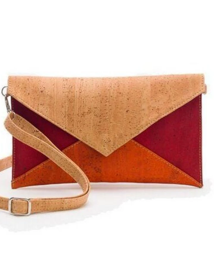Kork-Deko Moderne kleine Pochette (Clutch) mit Gurt, rot / beige