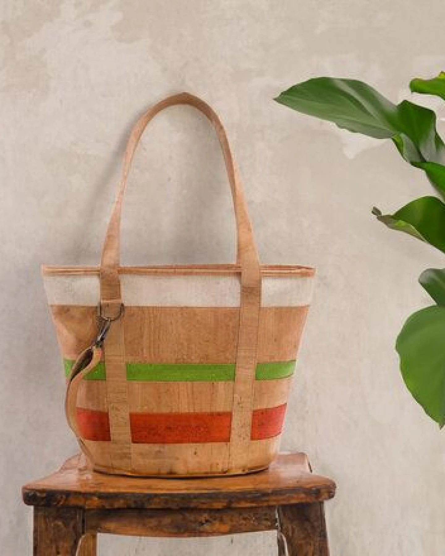 Kork-Deko Kork-Handtasche (großer Shopper) in beige-grün-rot – Ansicht 3