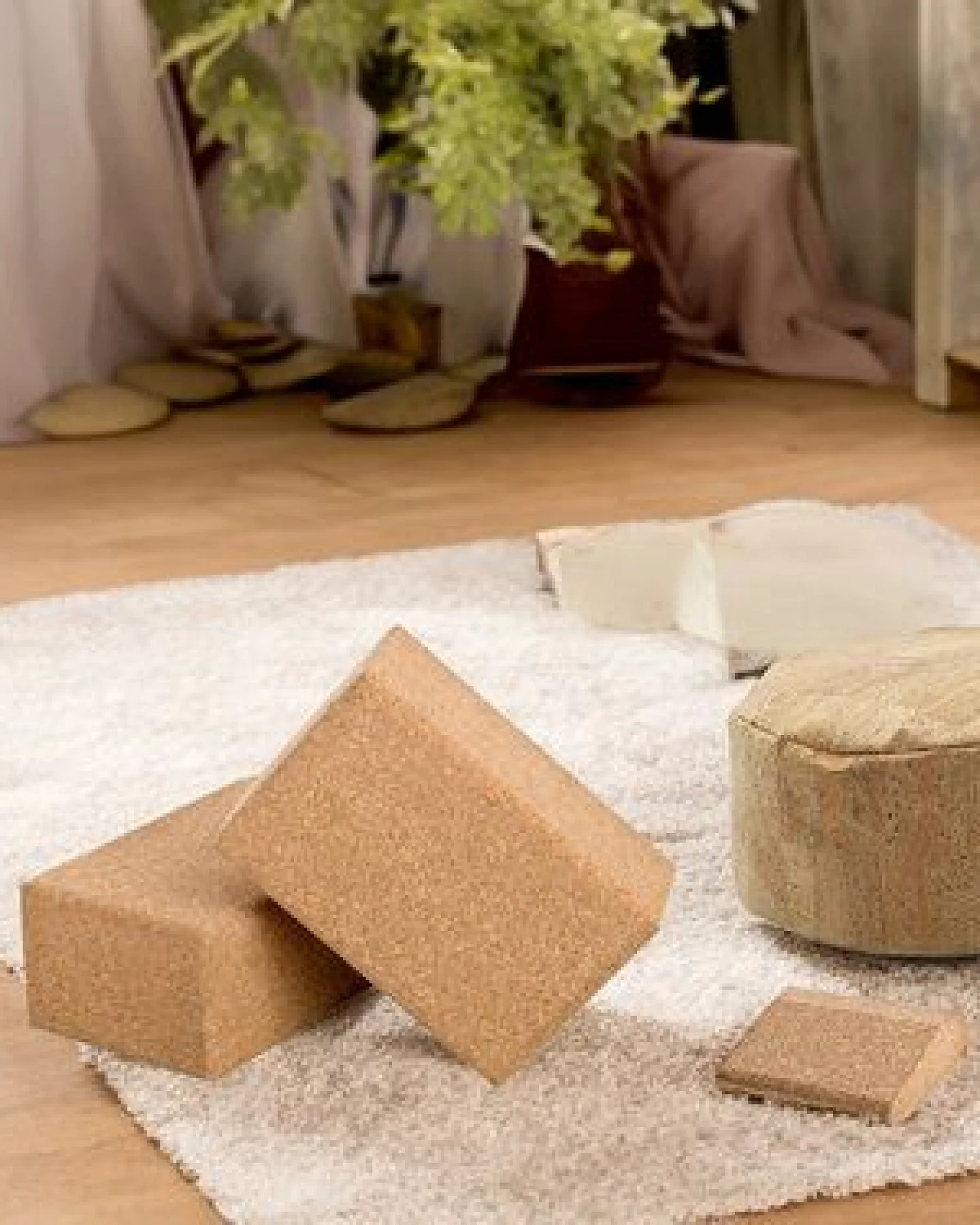 Kork-Deko Yoga Keil, kurz (10x9x3 cm) / Keil aus Kork – Ansicht 2
