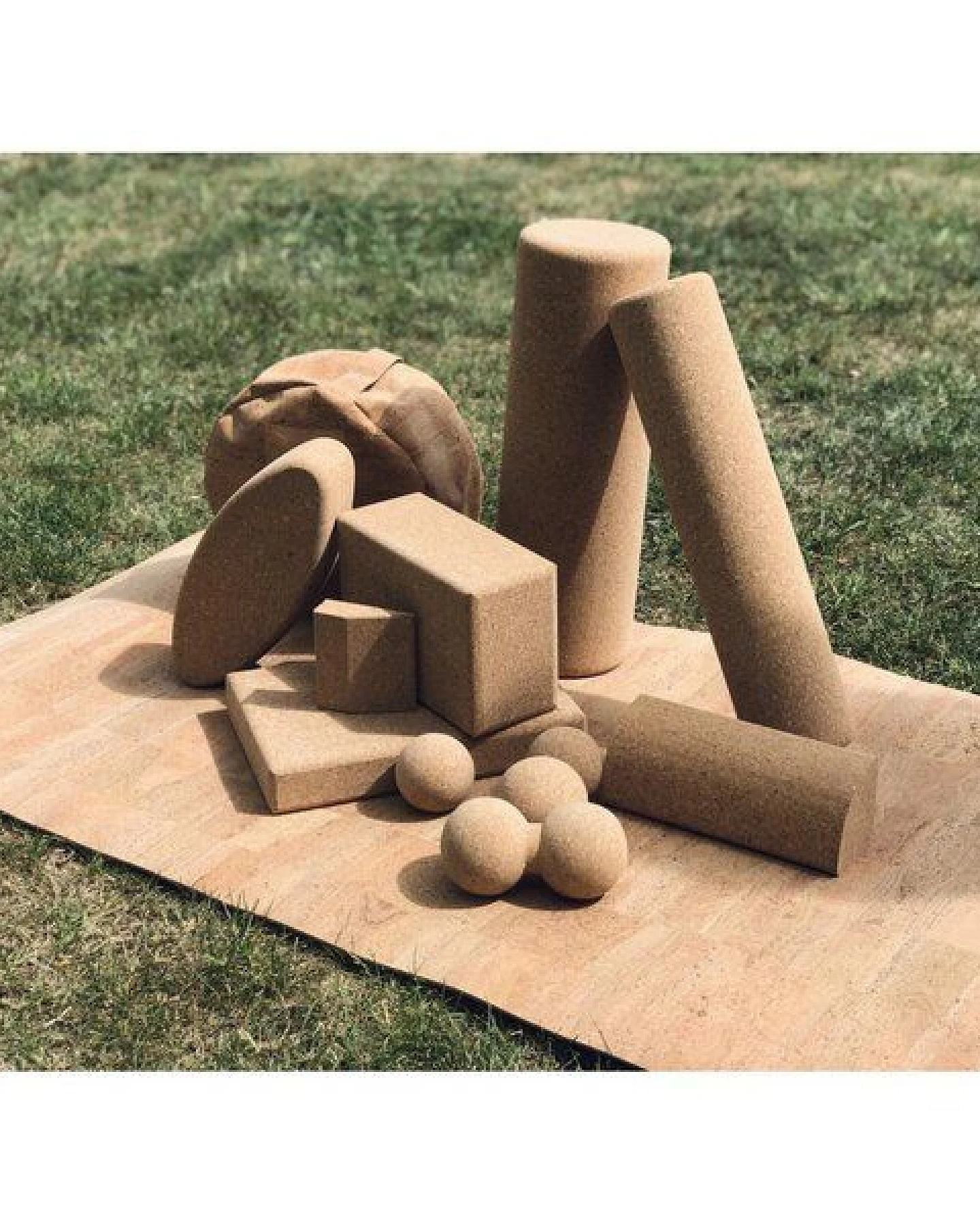 Kork-Deko Yoga Keil, kurz (10x9x3 cm) / Keil aus Kork – Ansicht 4
