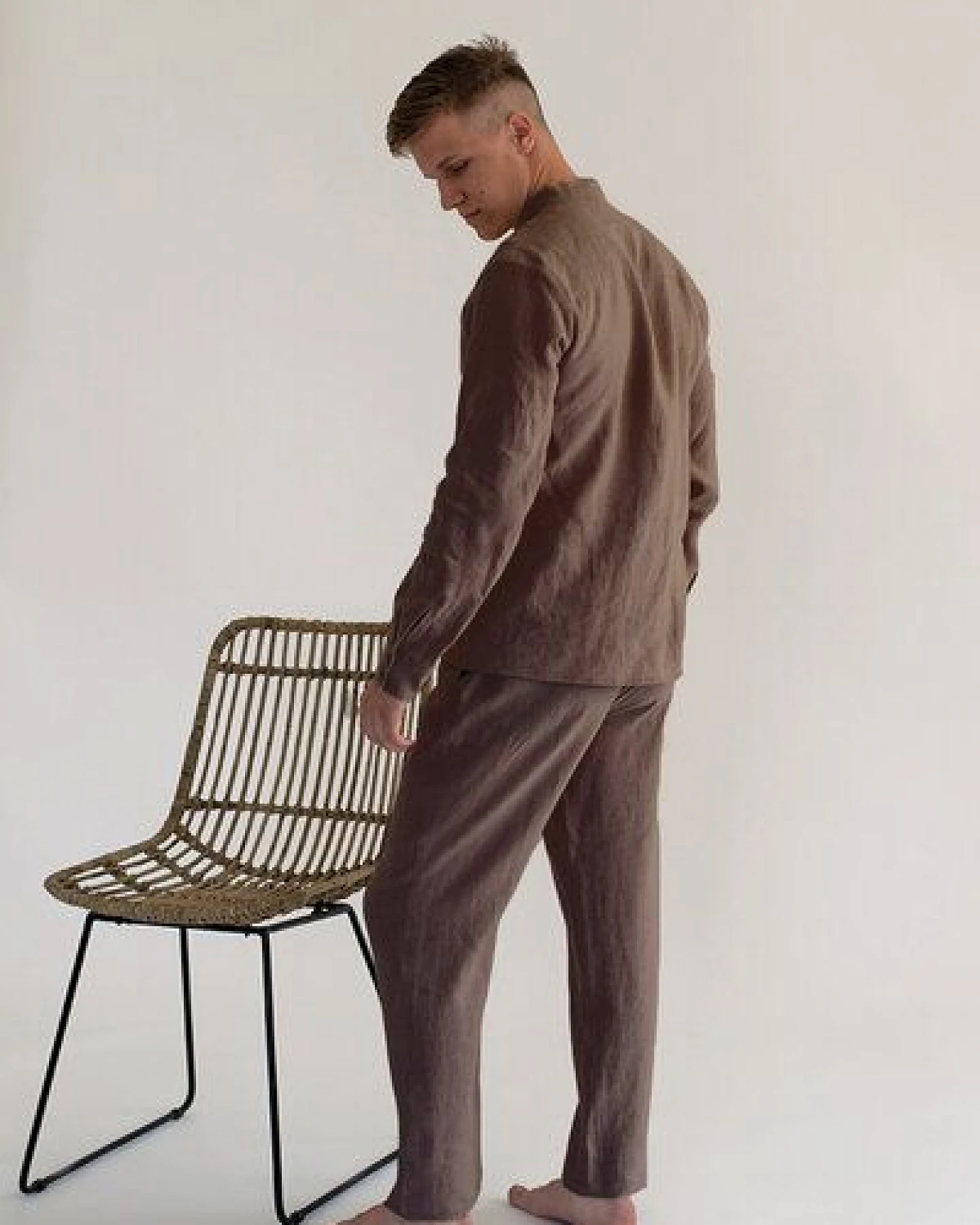gust. Herren Leinenhemd mit Stehkragen - Linen shirt with stand collar - 100% Bio-Leinen – Ansicht 2