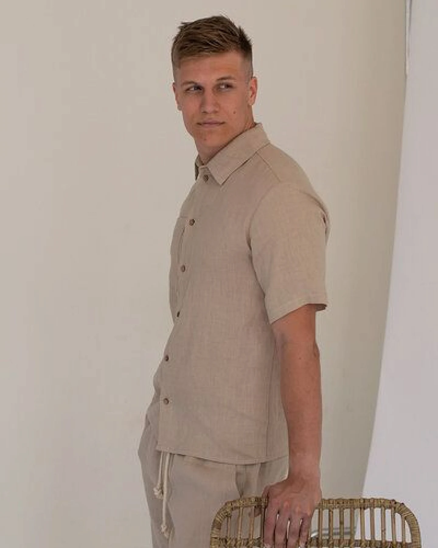 gust. Herren Kurzarm Leinenhemd - Linen shirt - Short sleeve - 100% Bio-Leinen – Ansicht 2