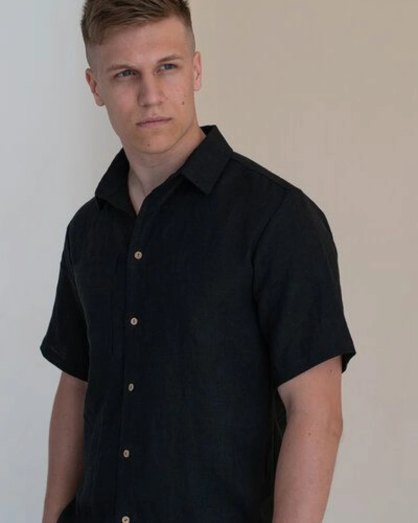 gust. Herren Kurzarm Leinenhemd - Linen shirt - Short sleeve - 100% Bio-Leinen – Ansicht 2