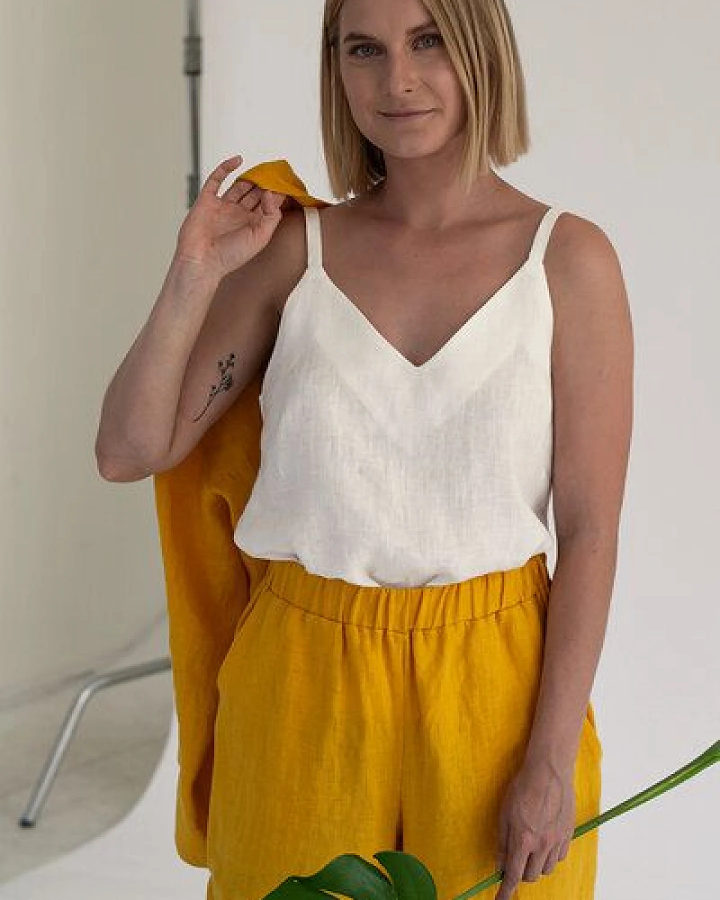 gust. Leinentop - V-Ausschnitt - Linen V-neck top - 100% Bio-Leinen – Ansicht 2