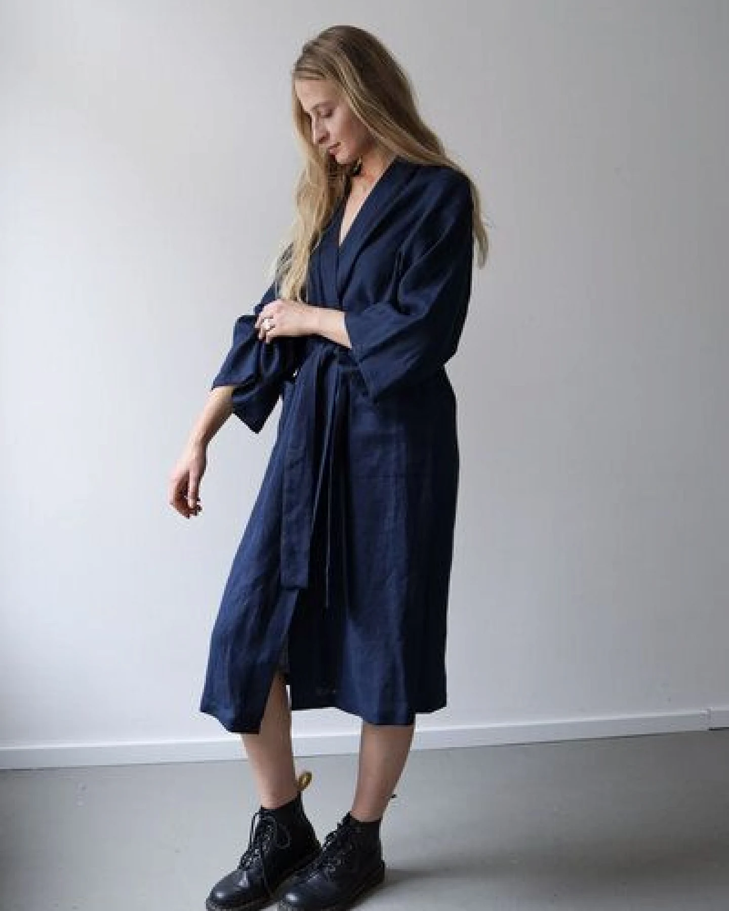 gust. Leinen-Kimono-Kleid - Linen kimono dress Maxi - 100% Bio-Leinen – Ansicht 2