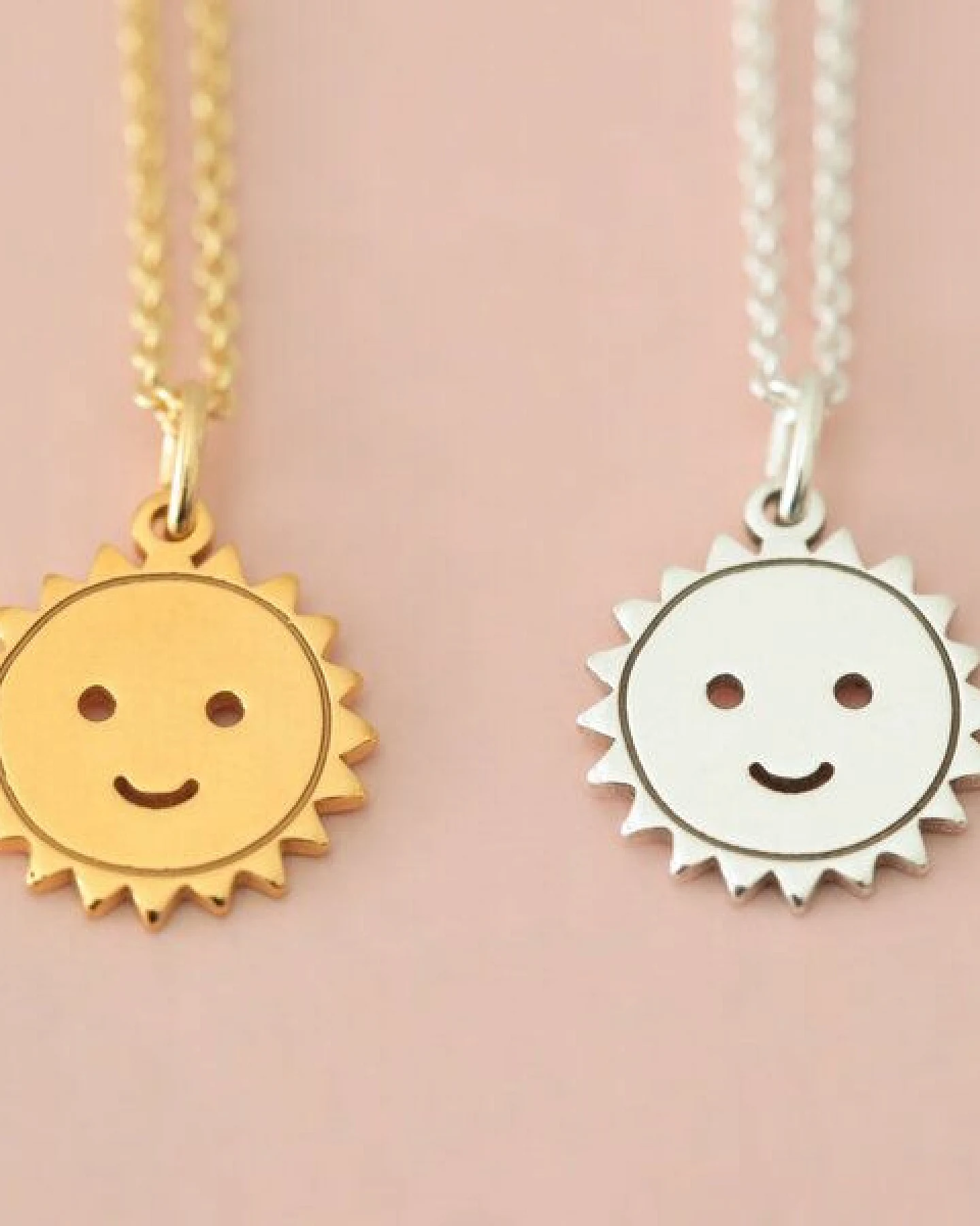 BELLYBIRD Jewellery Kinderkette - kleine lachende Sonne, Anhänger/ Silber/ Silber vergoldet – Ansicht 2