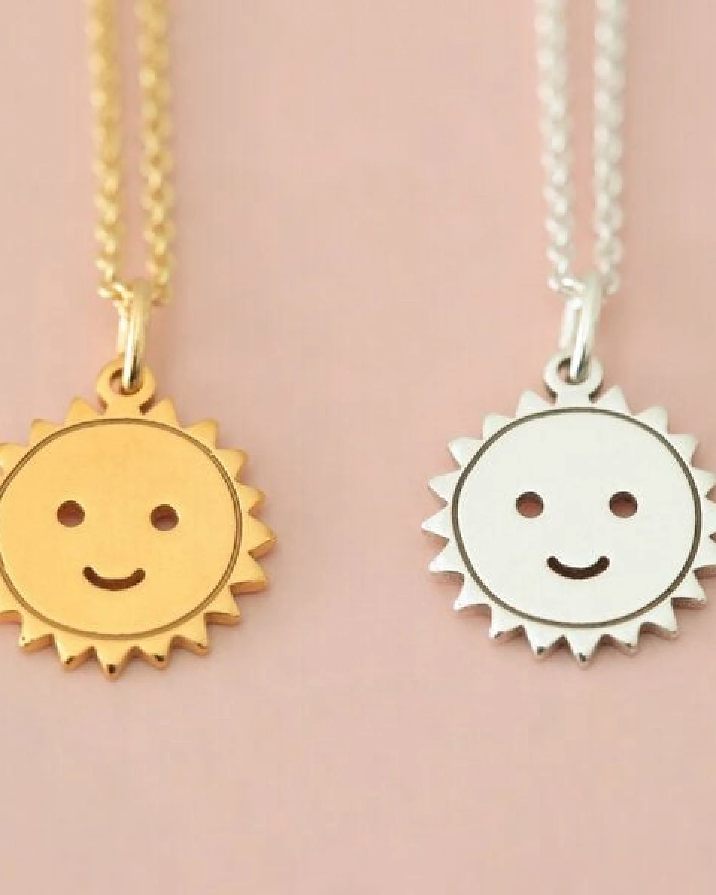 BELLYBIRD Jewellery Kinderkette - kleine lachende Sonne, Anhänger/ Silber/ Silber vergoldet – Ansicht 2