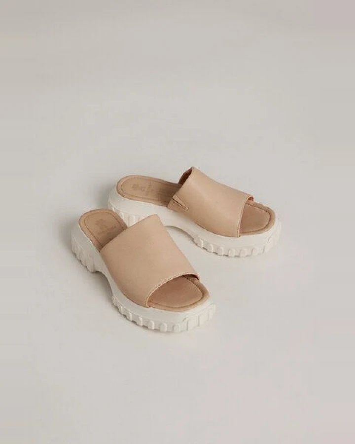 Addition Sustainable Apparel Expanded Sandal aus Bio-Leder