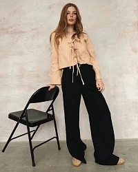 Produktseite: Komodo Leinen-Hose Modell: Lion