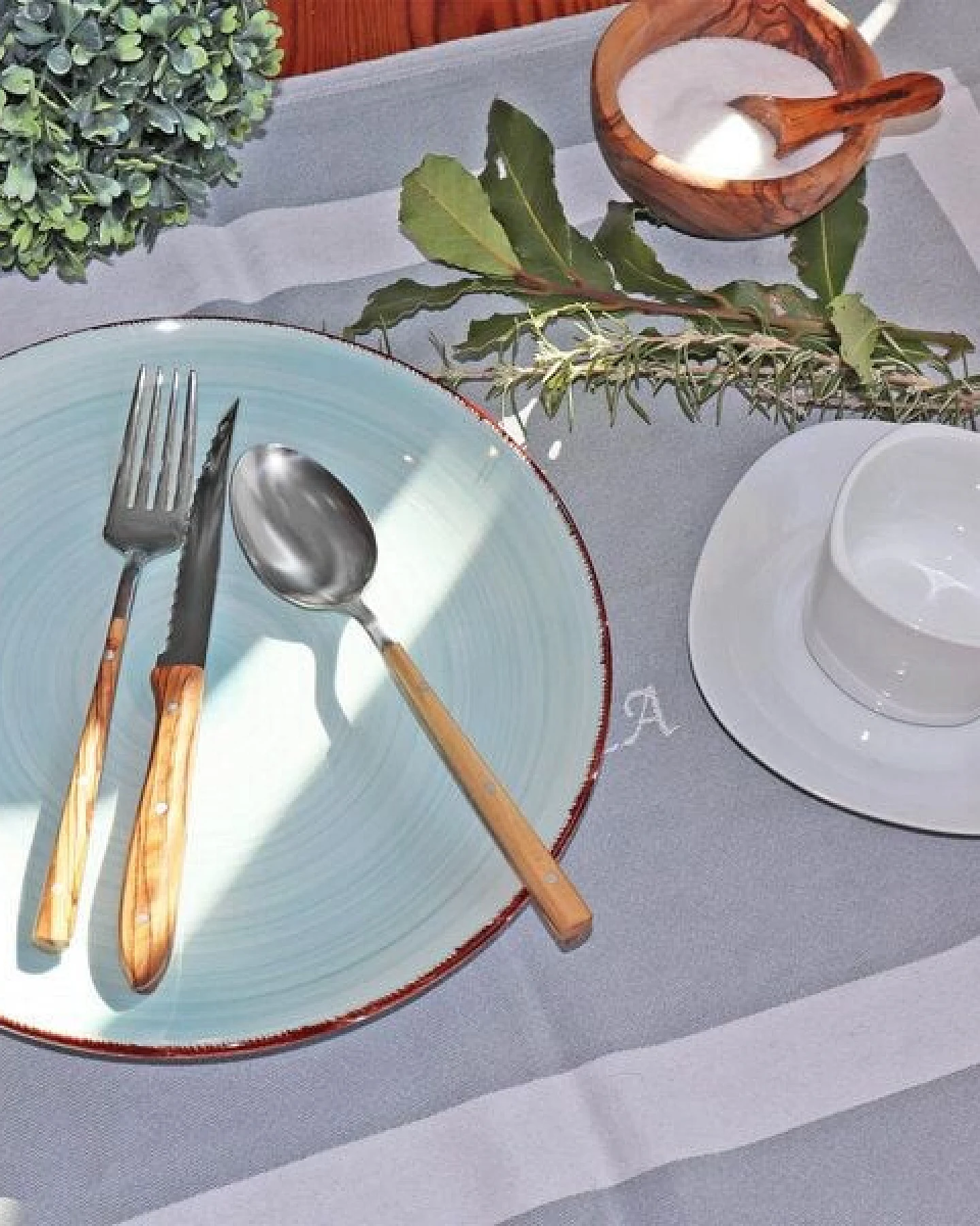 NATUREHOME Tafelbesteck Edelstahl mit Olivenholzgriff Design Handarbeit – Ansicht 3