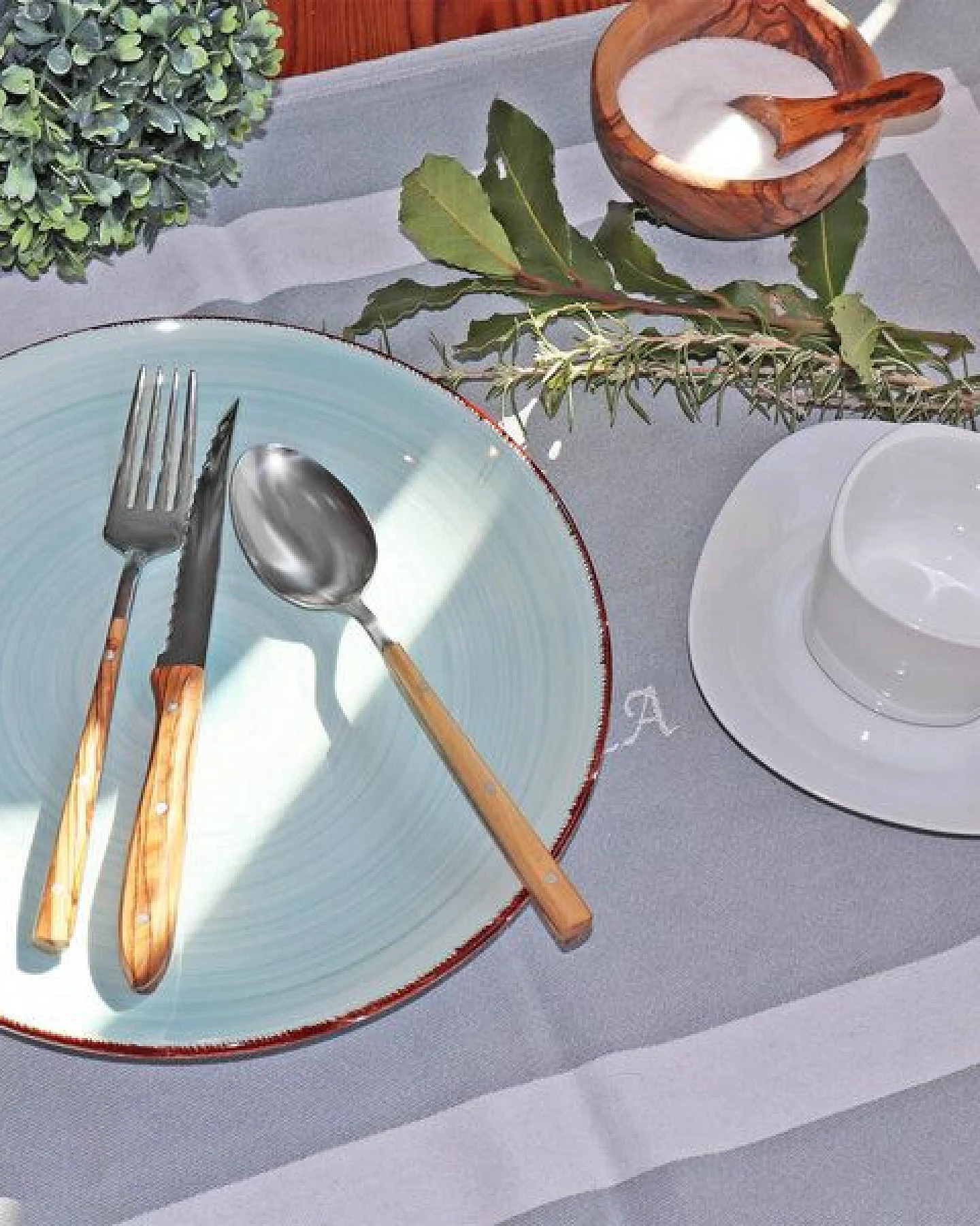 NATUREHOME Tafelbesteck Edelstahl mit Olivenholzgriff Design Handarbeit – Ansicht 3