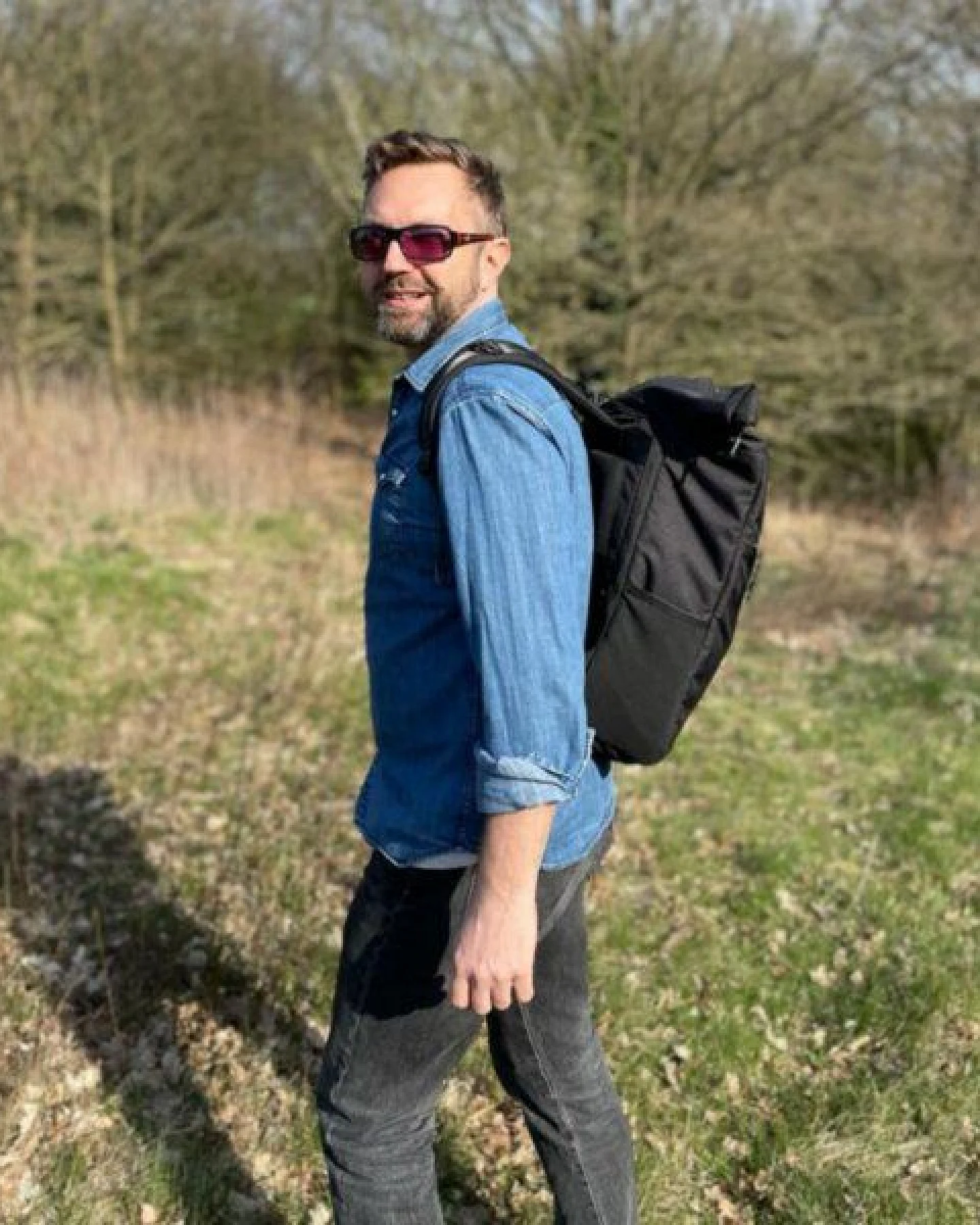 FUCHS & REBELL PIET Rolltop Rucksack – Stylisch & praktisch mit Rücken-Zipper – Ansicht 2